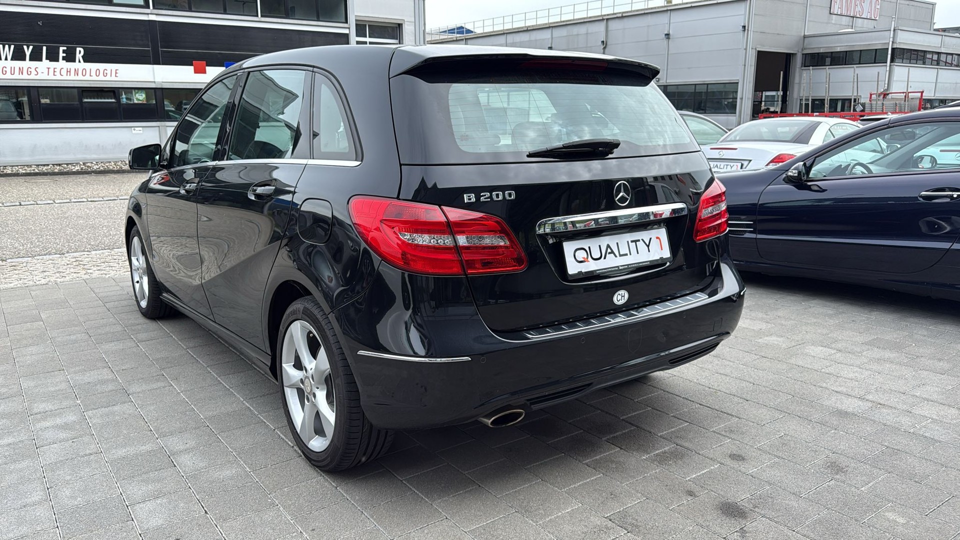 MERCEDES-BENZ B 200-image-13