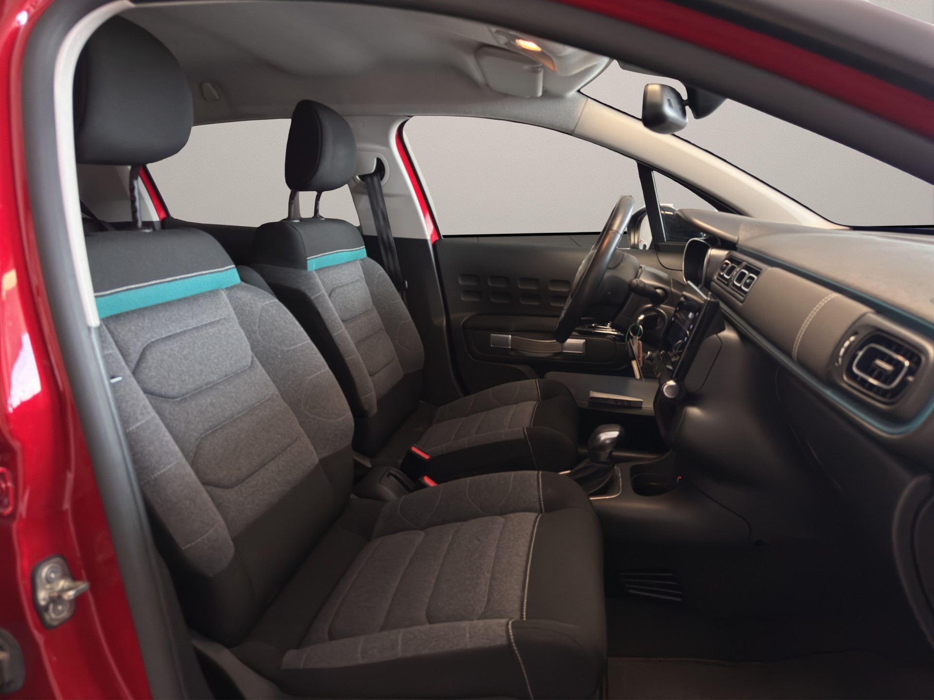 CITROEN C3 1.2i PureTech Shine EAT6-image-9