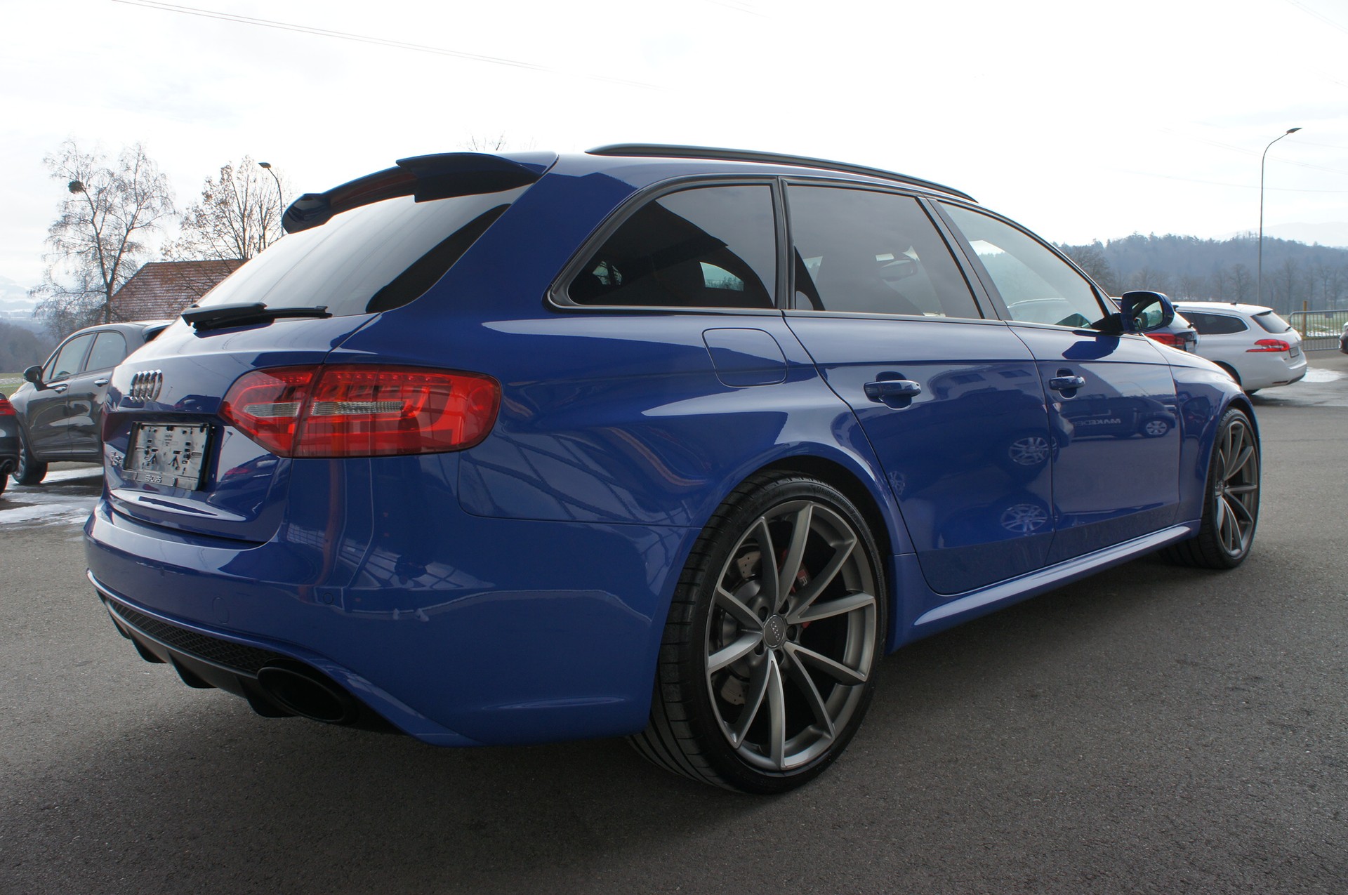AUDI RS4 Avant Nogaro Selection 4.2 FSI V8 quattro S-tronic-image-4