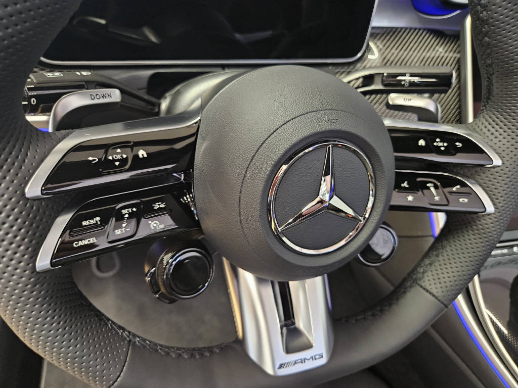 MERCEDES-BENZ CLE 53 AMG 4Matic+ Cabriolet-image-10