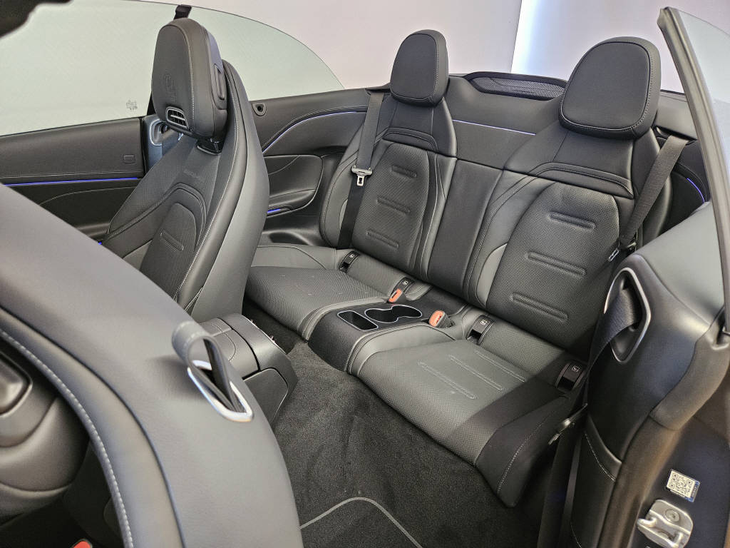 MERCEDES-BENZ CLE 53 AMG 4Matic+ Cabriolet-image-14