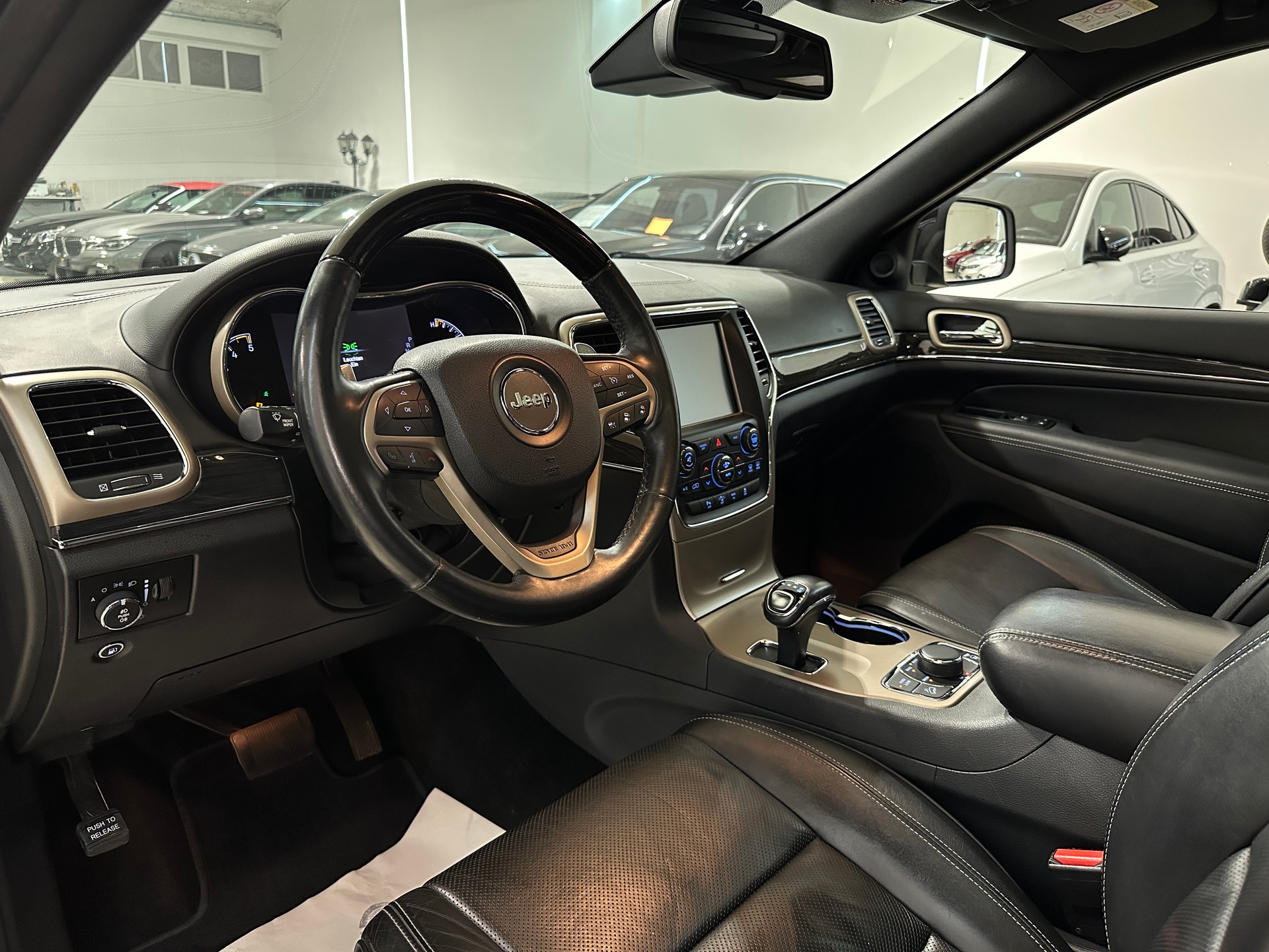 JEEP Grand Cherokee 3.0 CRD Overland Automatic-showroom-element-1