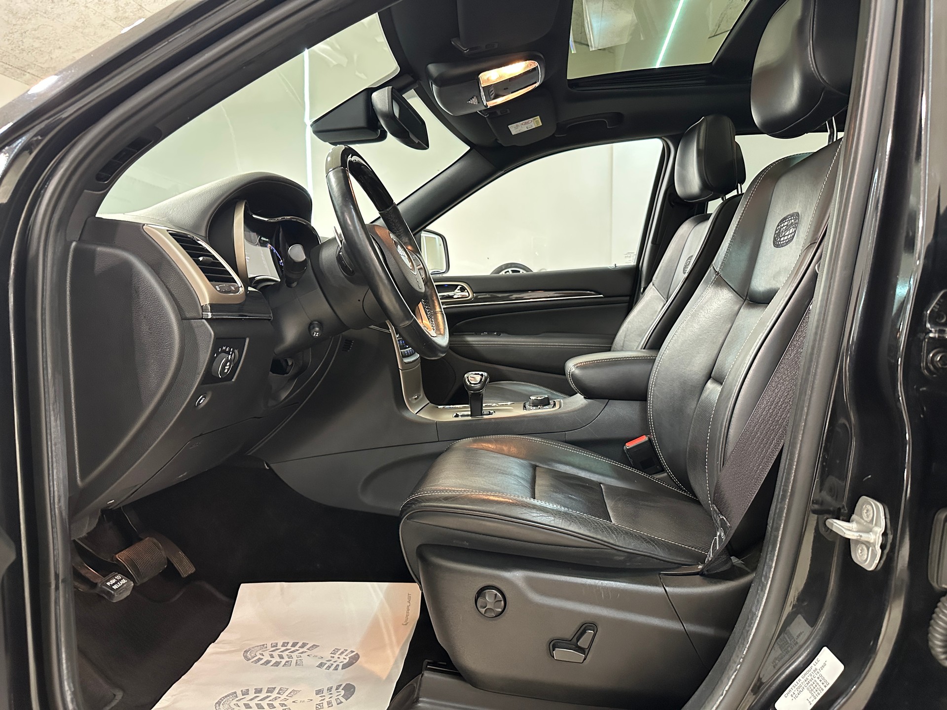 JEEP Grand Cherokee 3.0 CRD Overland Automatic-image-11