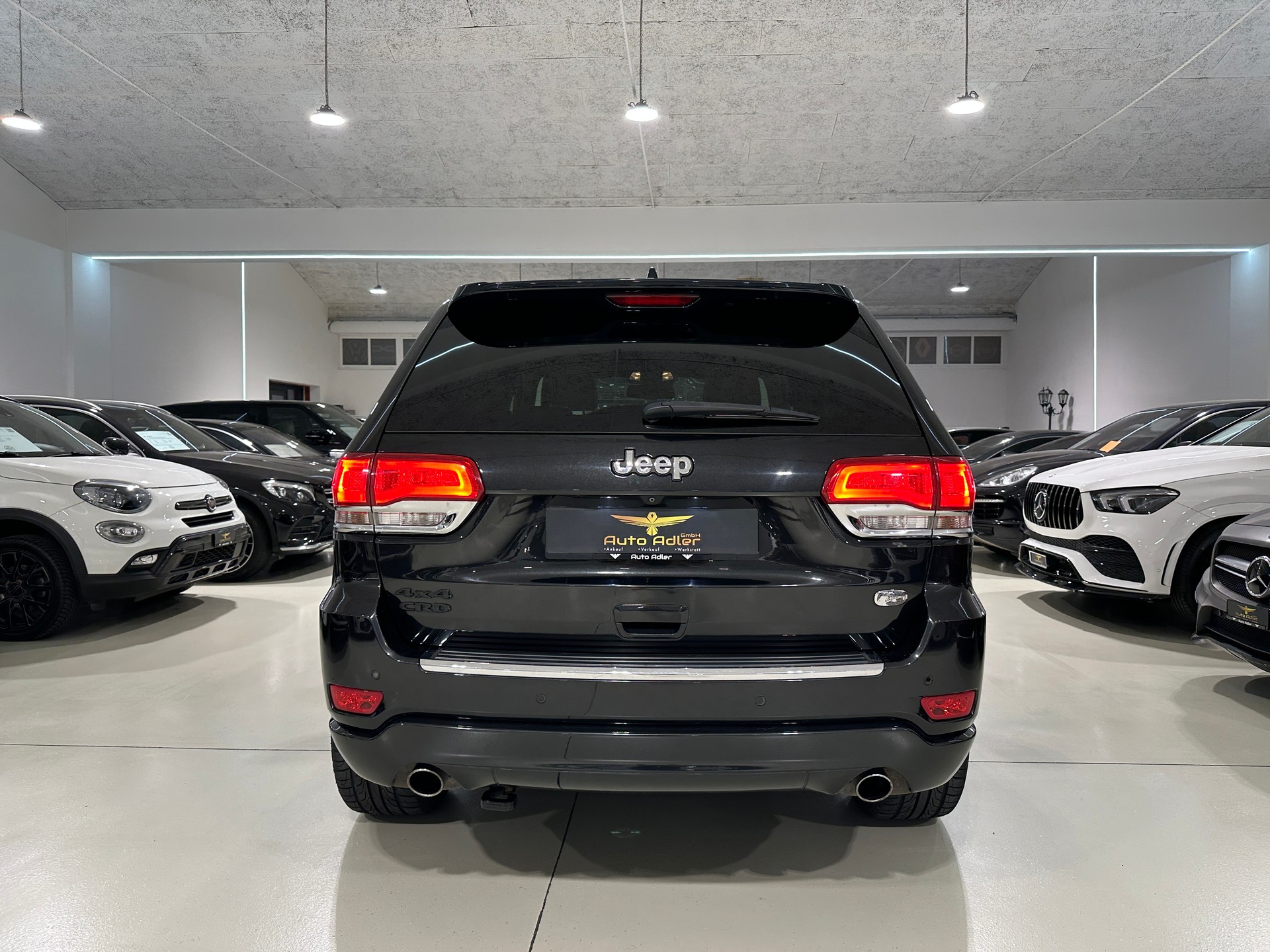 JEEP Grand Cherokee 3.0 CRD Overland Automatic-image-6