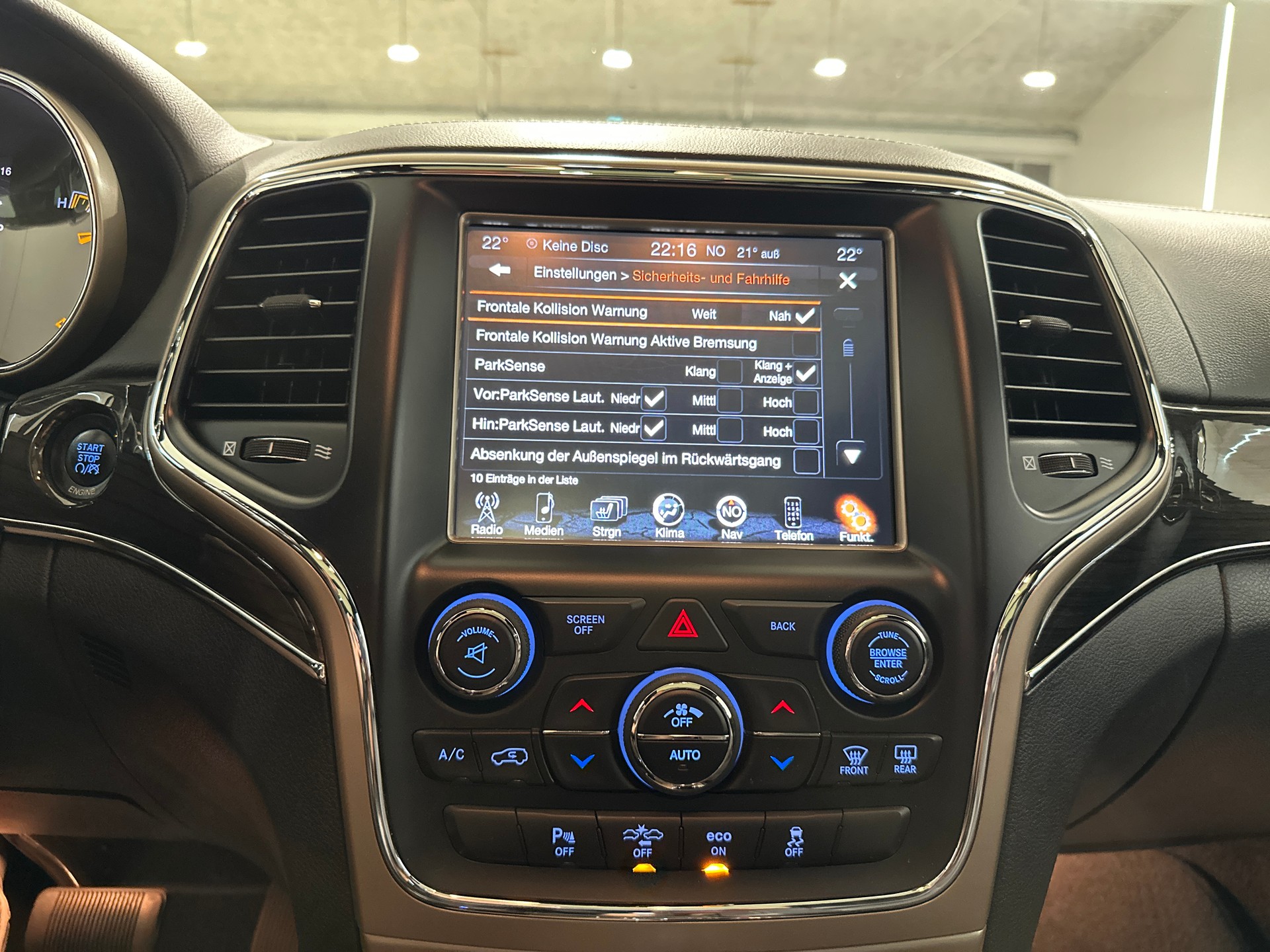 JEEP Grand Cherokee 3.0 CRD Overland Automatic-image-18