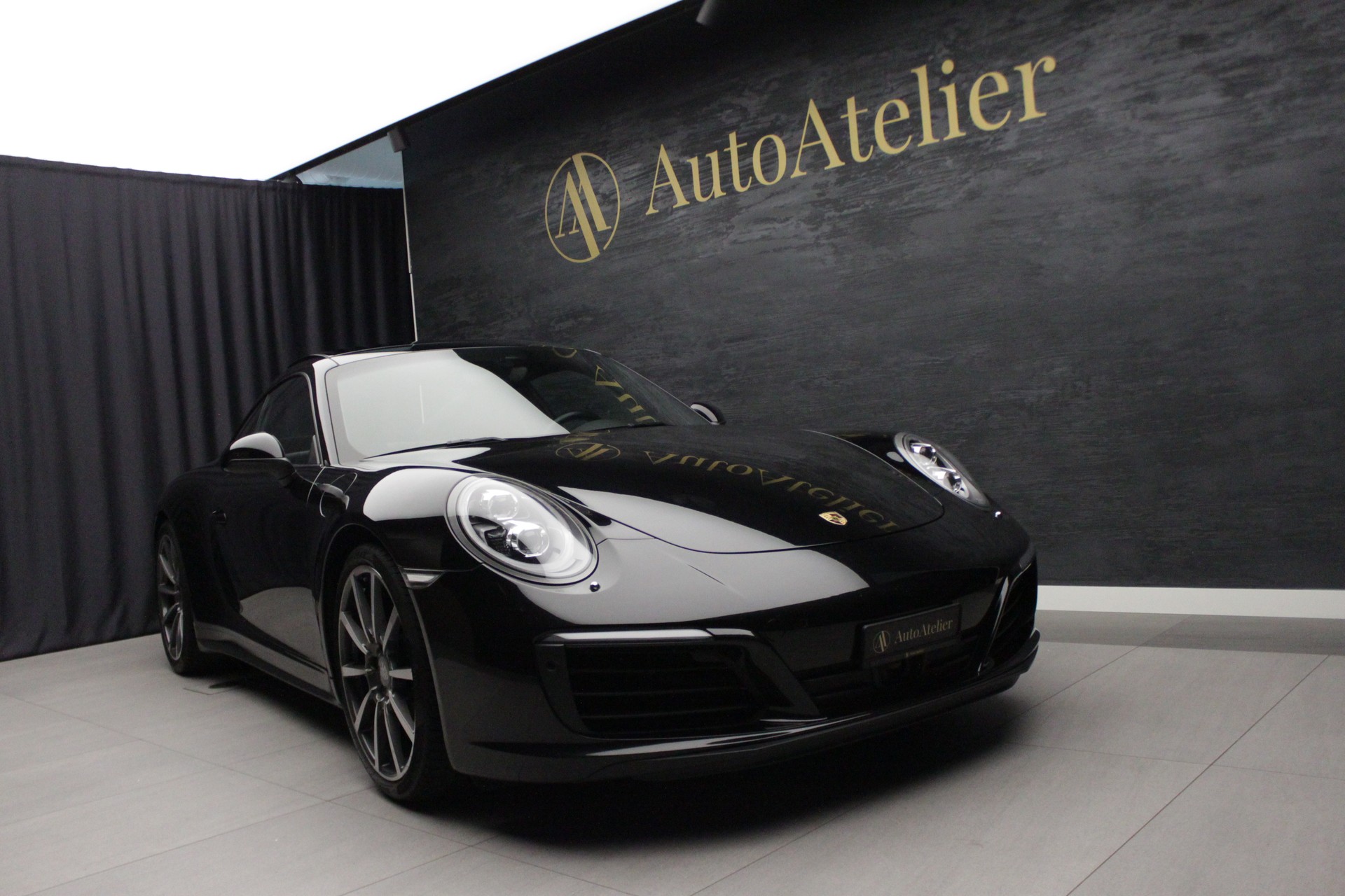 PORSCHE 911 Carrera 4 PDK-showroom-element-2