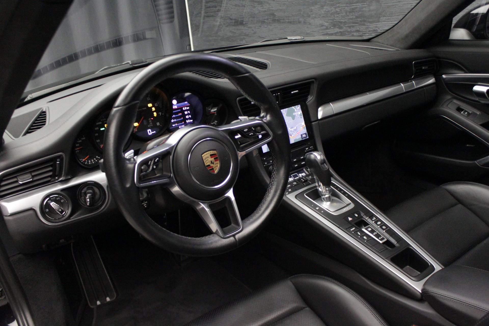PORSCHE 911 Carrera 4 PDK-image-22
