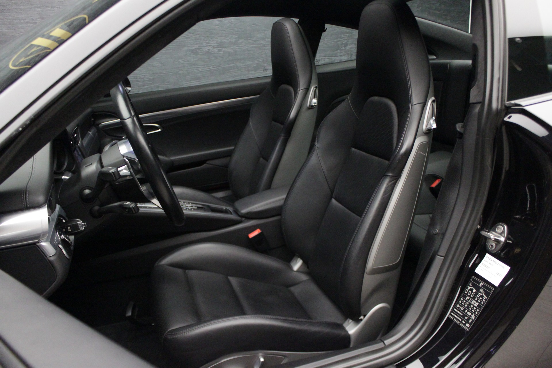 PORSCHE 911 Carrera 4 PDK-image-17