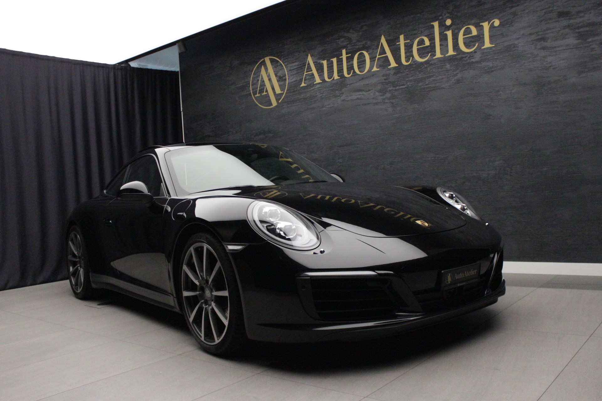 PORSCHE 911 Carrera 4 PDK