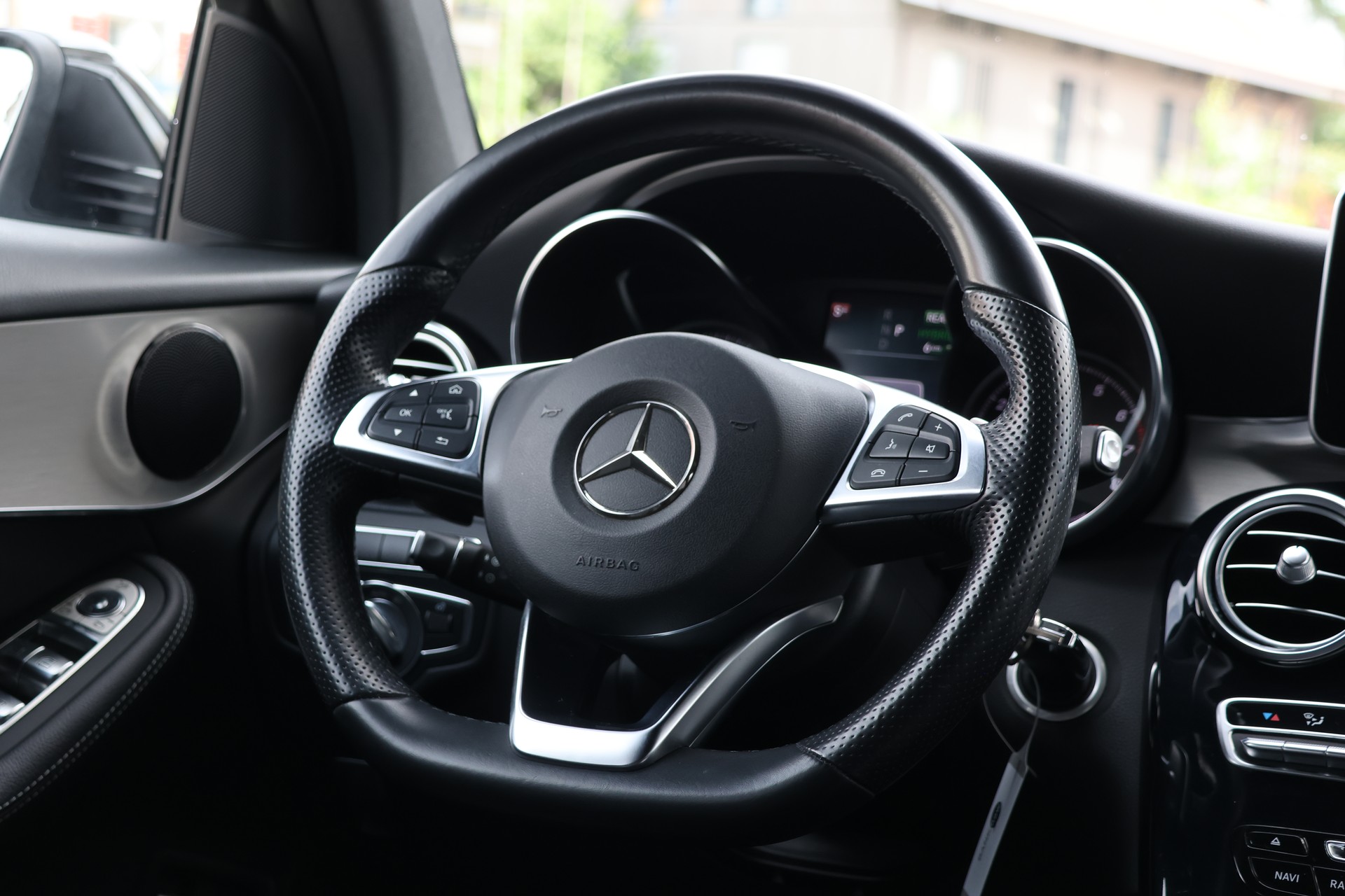 MERCEDES-BENZ GLC Coupé 350 e AMG Line 4Matic 7G-Tronic (CH)-image-13