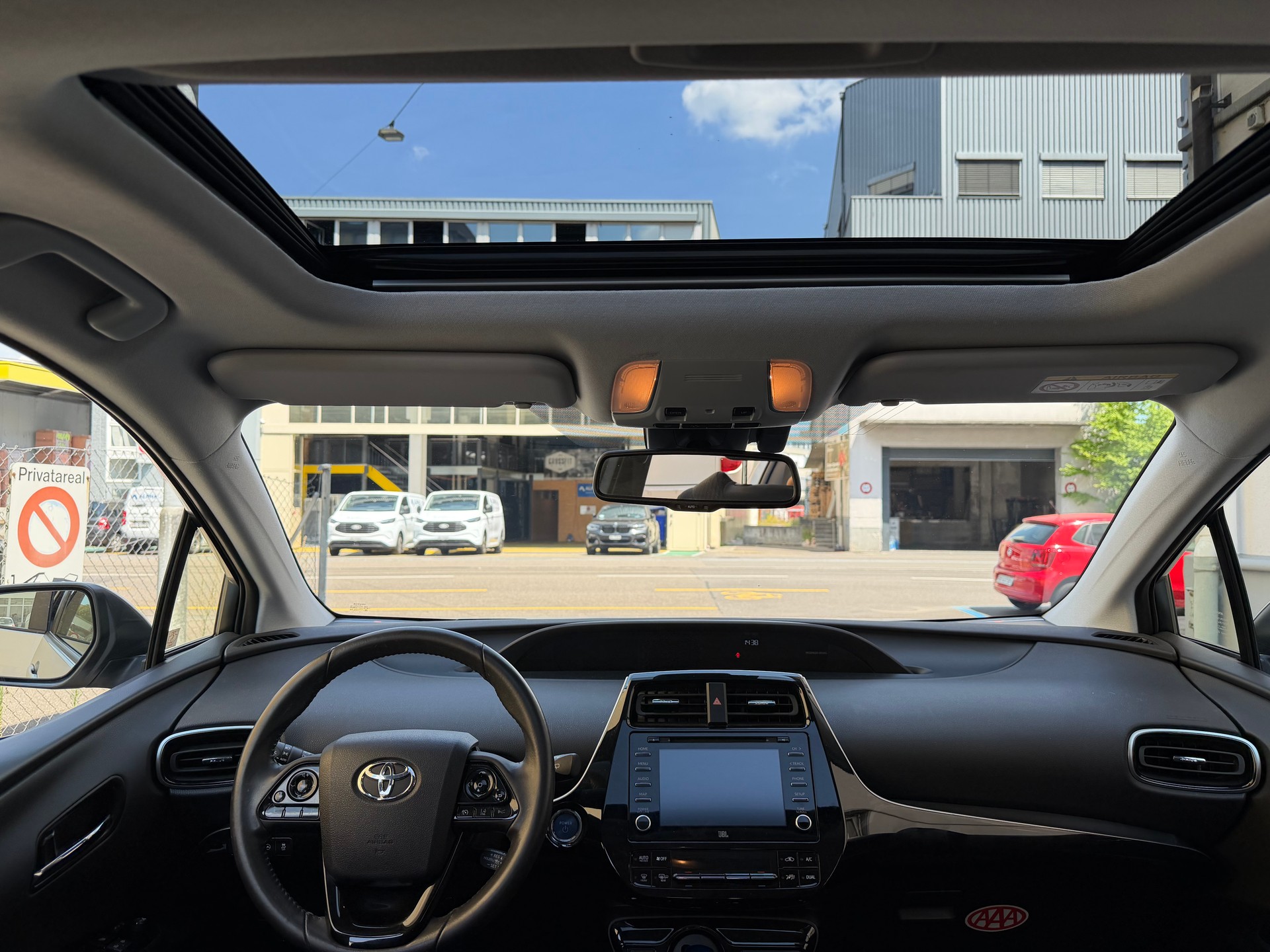 TOYOTA Prius 1.8 VVT-i HSD Premium-image-8