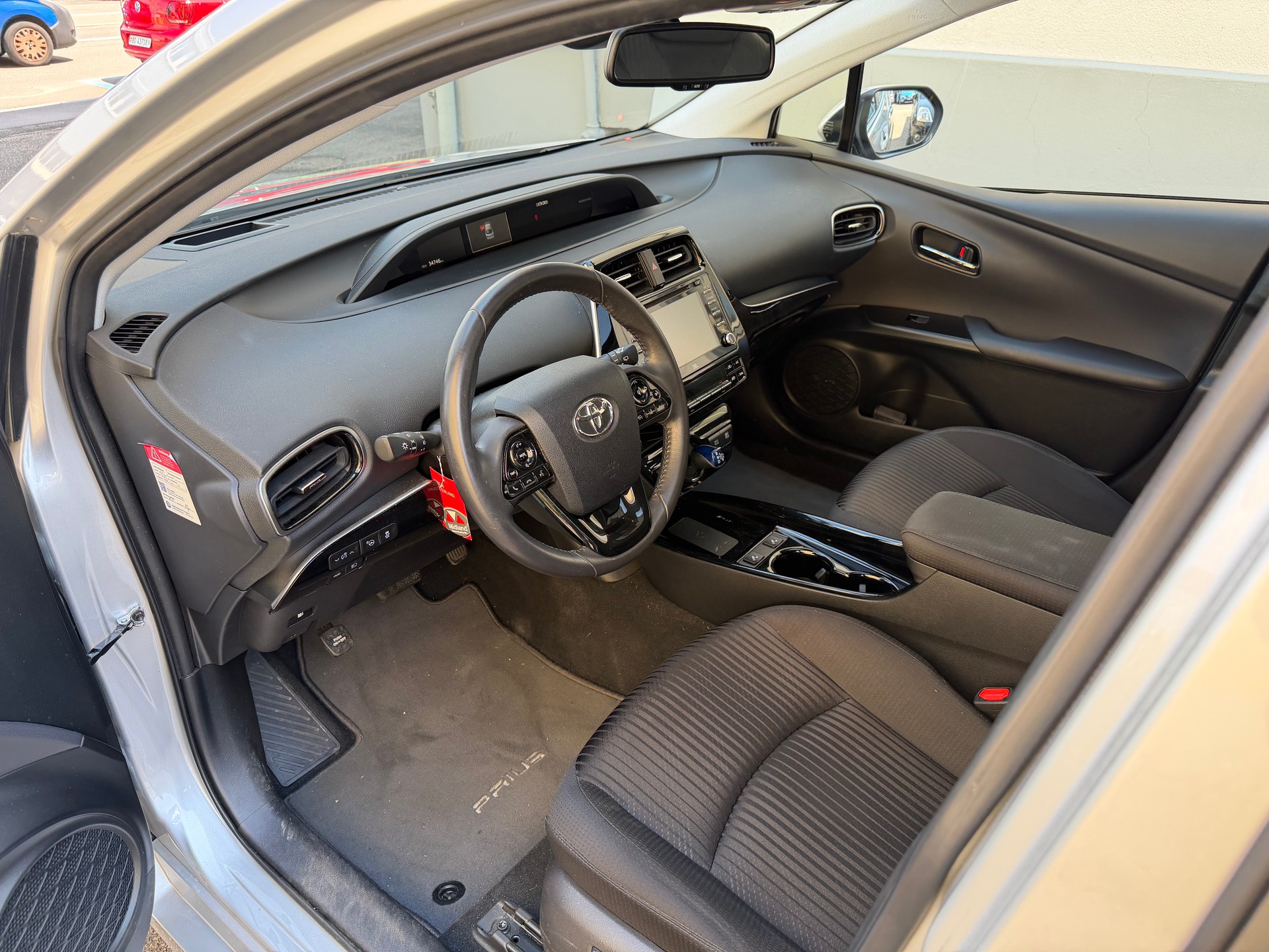 TOYOTA Prius 1.8 VVT-i HSD Premium-image-9