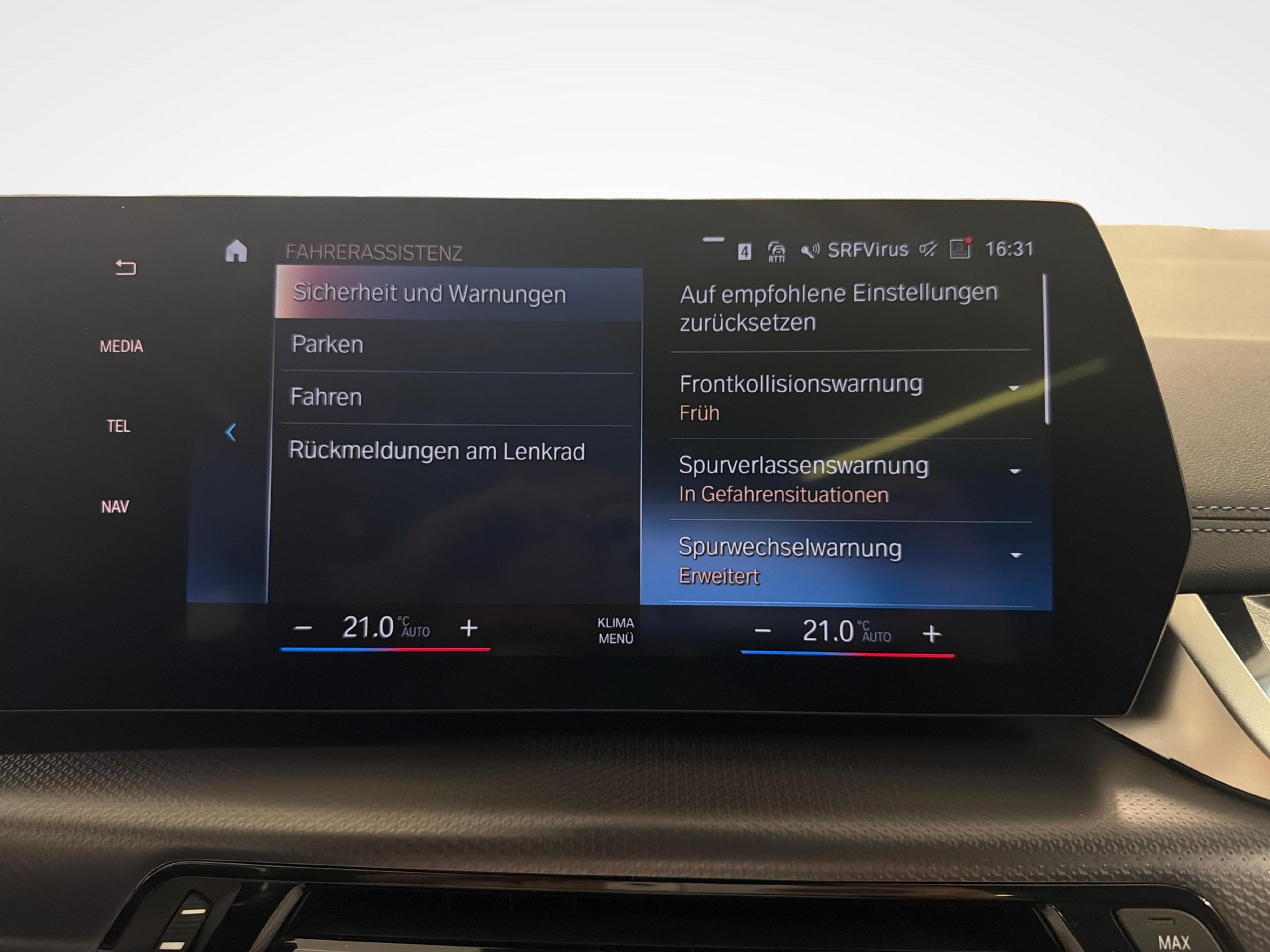 BMW 230e xDrive paddles Active Tourer-image-17