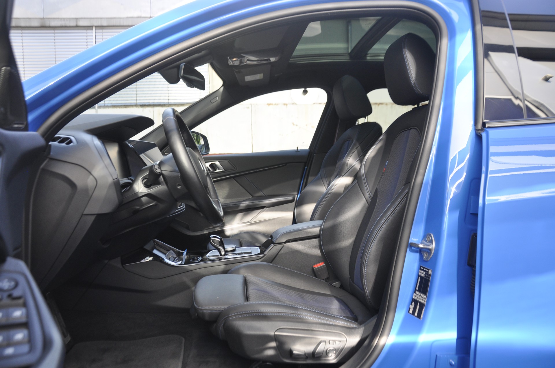 BMW 118i M Sport Pro Steptronic-image-4