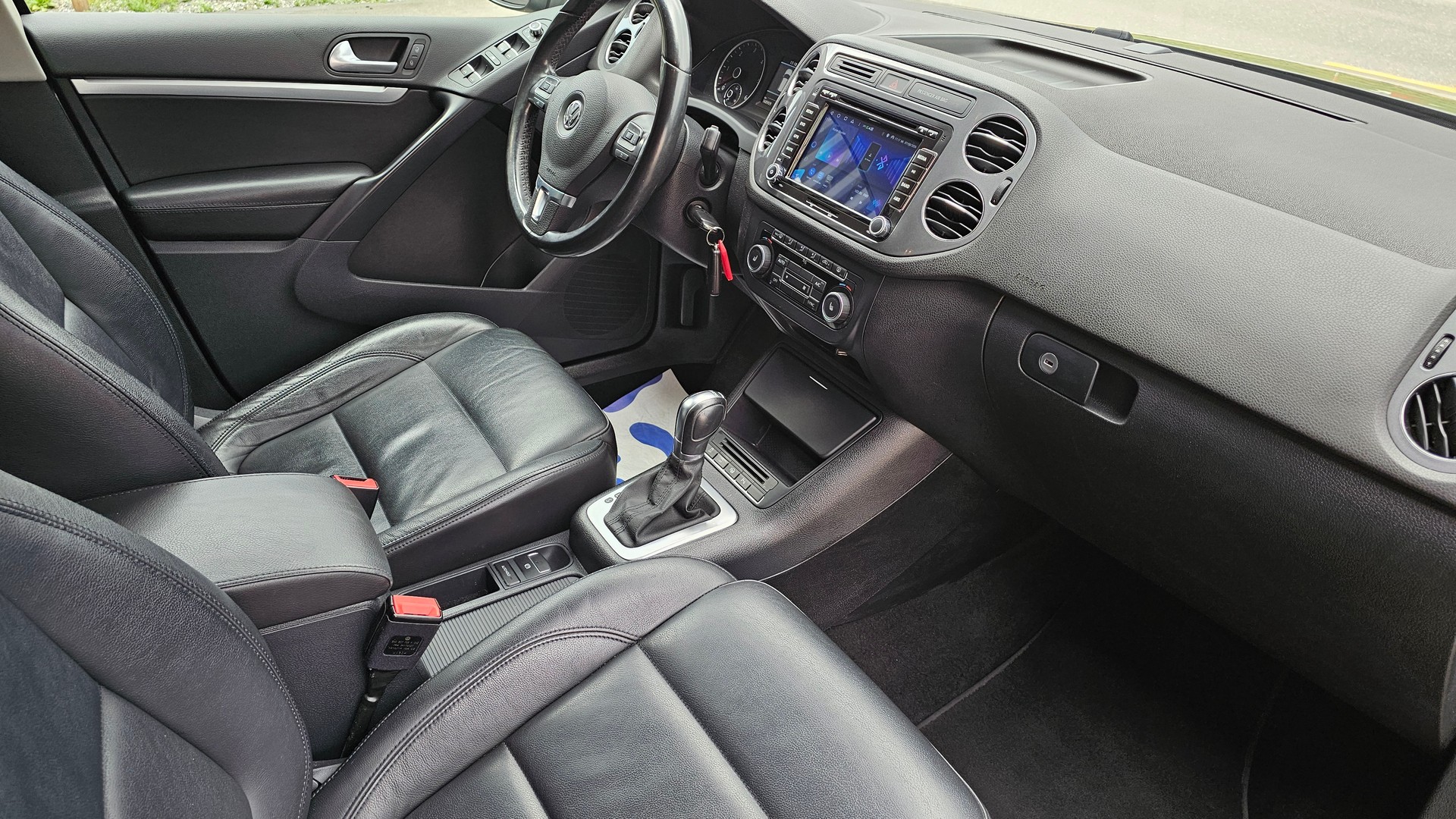 VW Tiguan 2.0 TDI BlueMotion R-Line 4Motion DSG-image-10