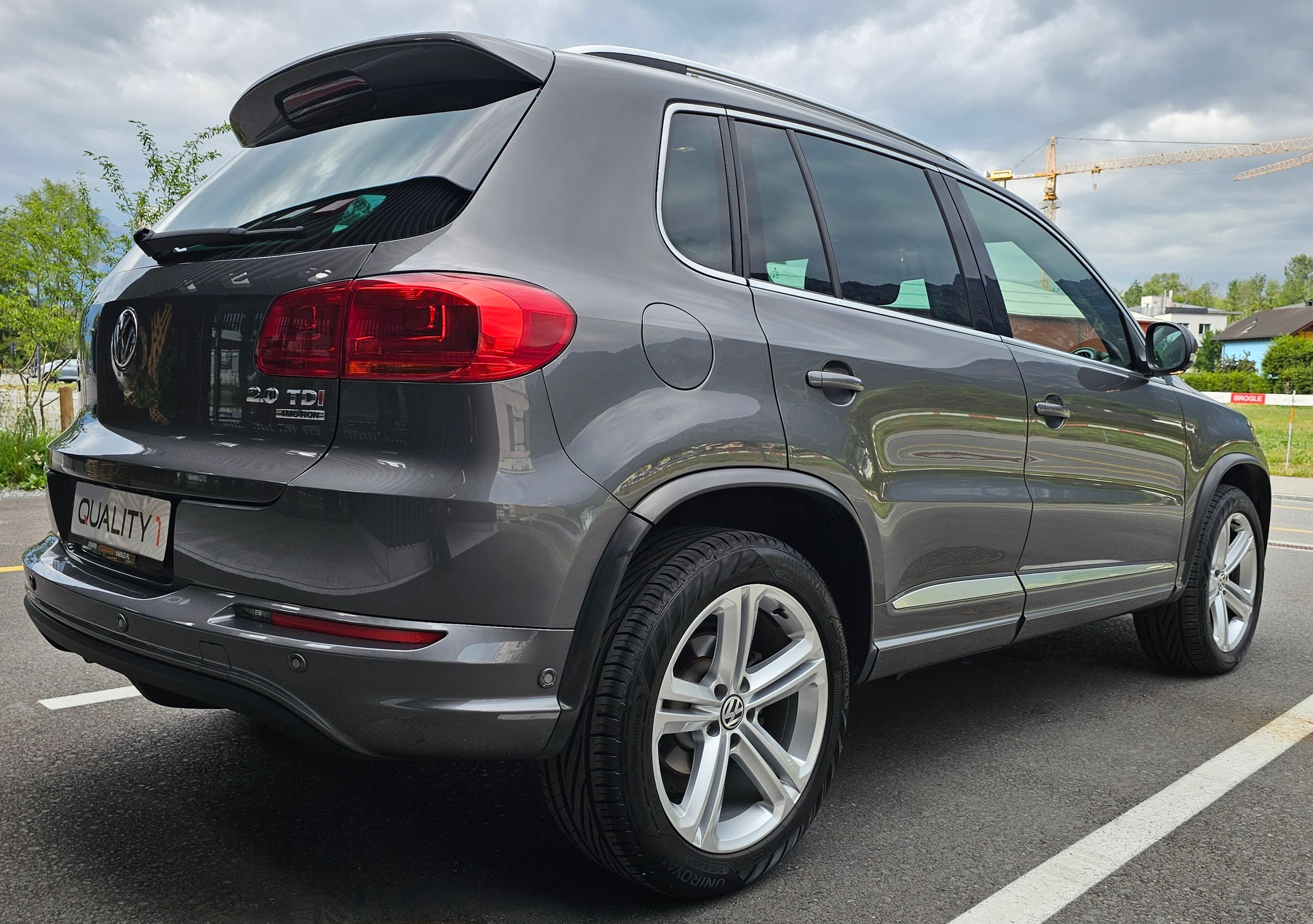 VW Tiguan 2.0 TDI BlueMotion R-Line 4Motion DSG-image-5