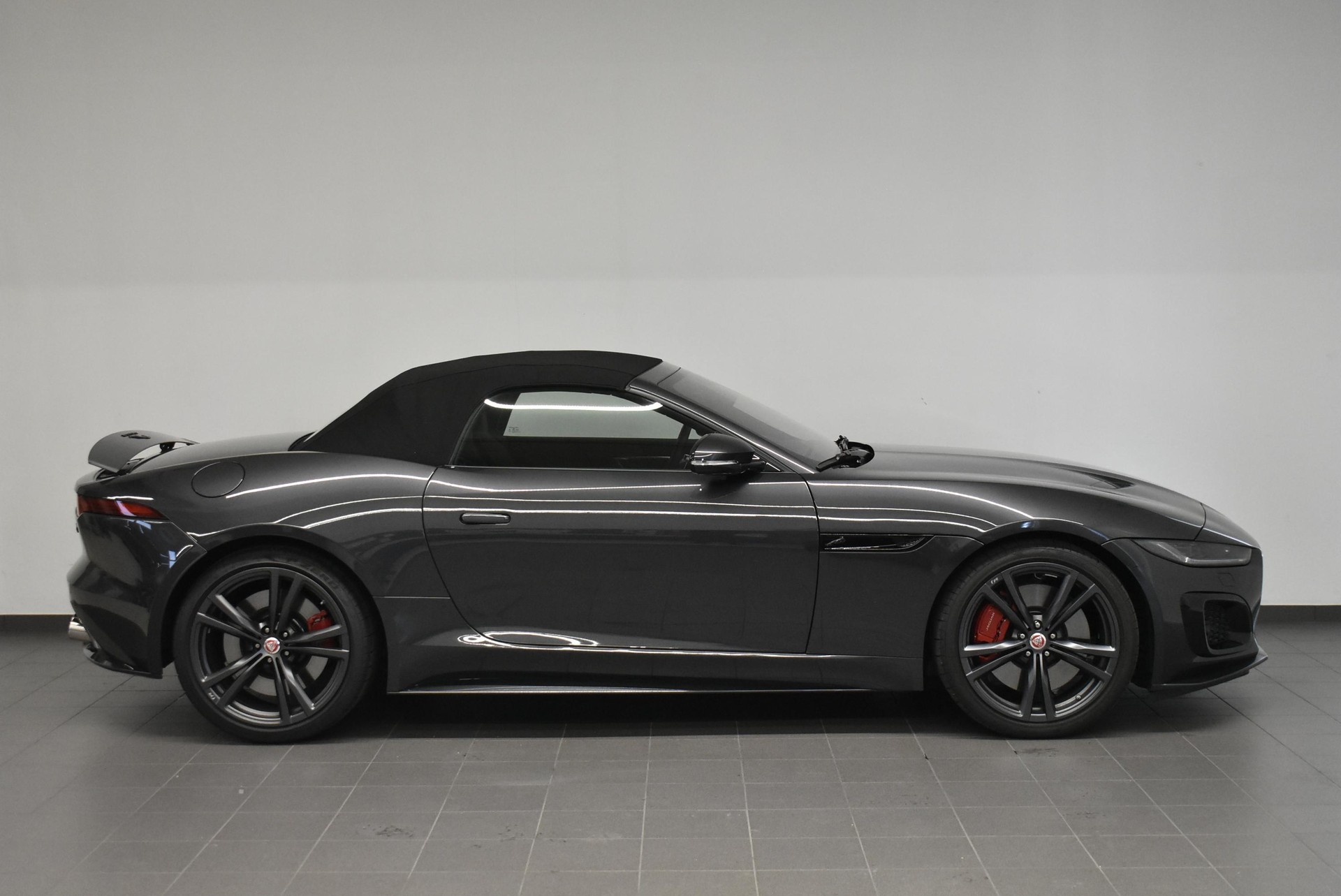 JAGUAR F-Type Convertible 5.0 V8 R AWD-image-10