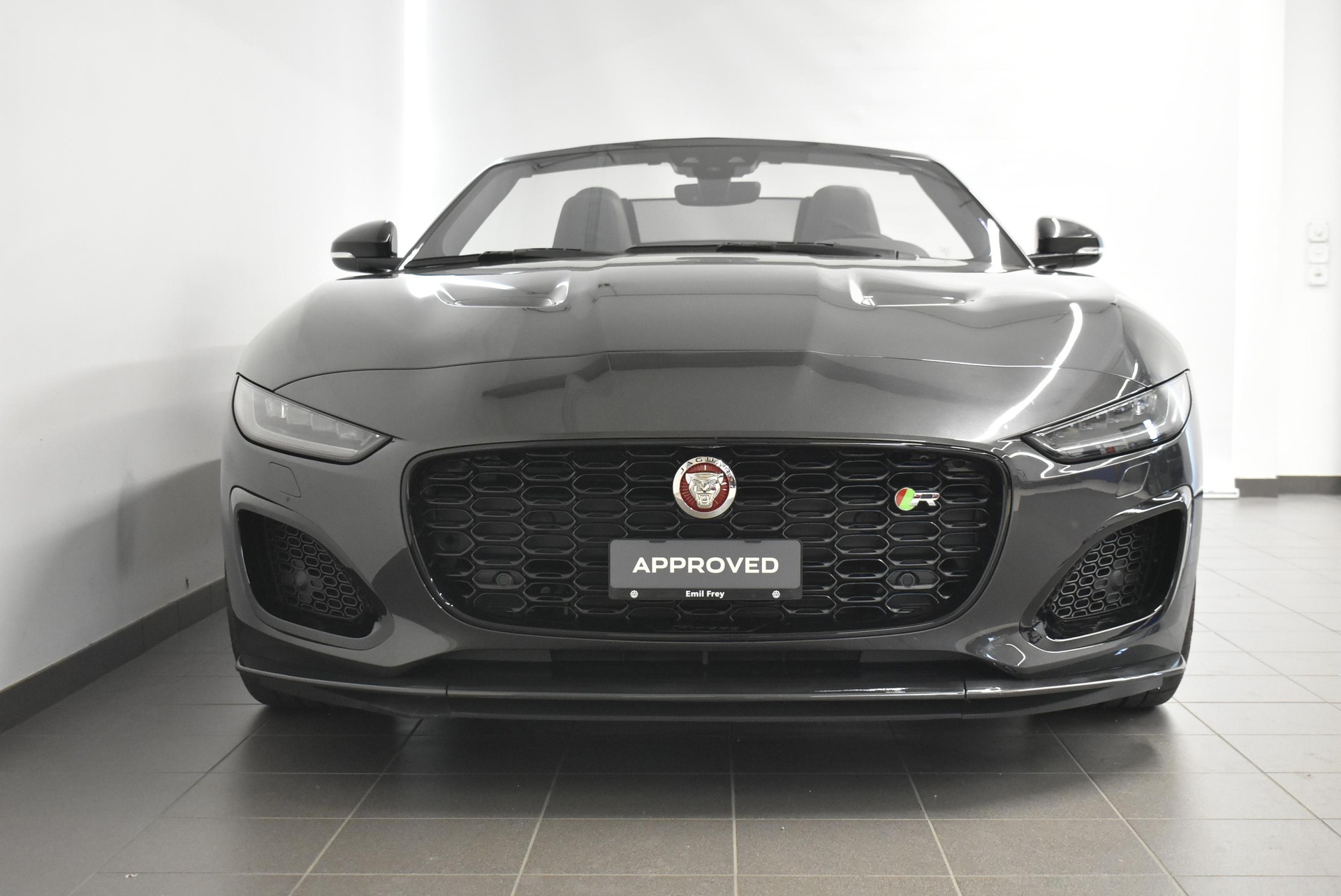 JAGUAR F-Type Convertible 5.0 V8 R AWD-image-12