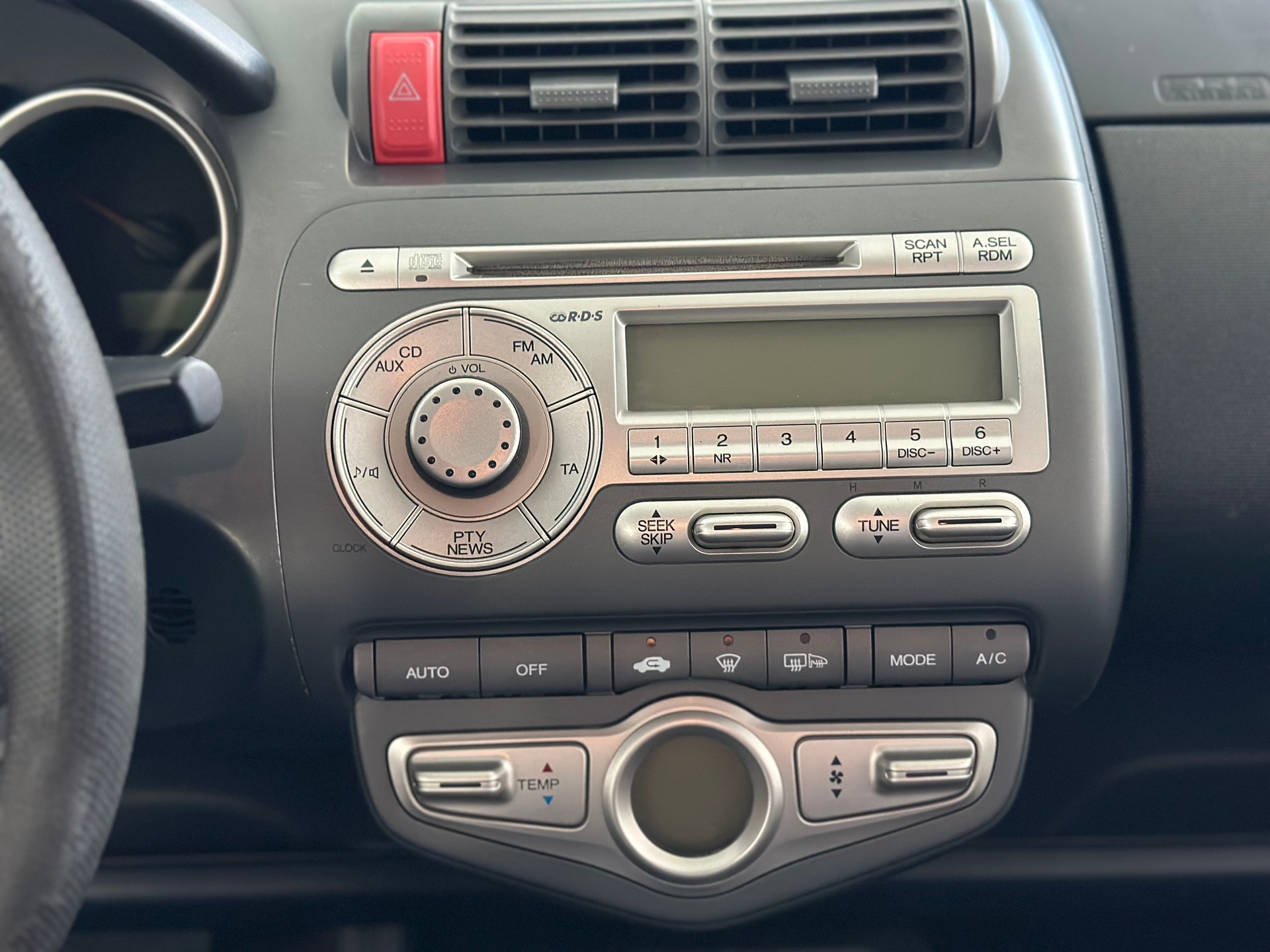 HONDA Jazz 1.4i LS Formula 1 CVT-image-16