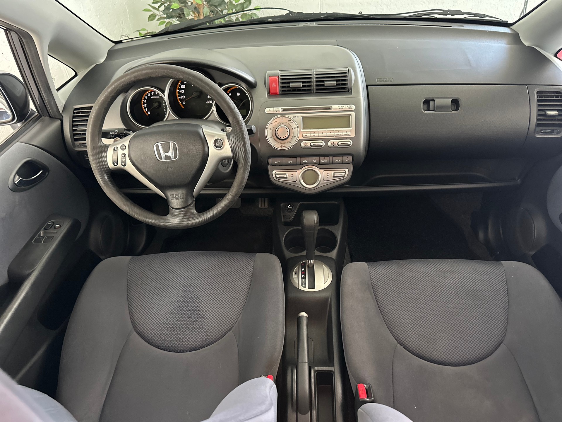 HONDA Jazz 1.4i LS Formula 1 CVT-image-12