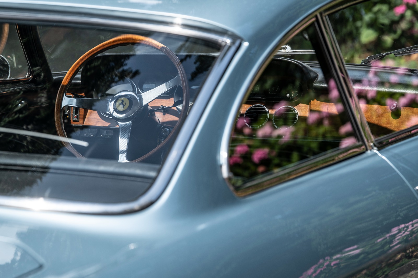 FERRARI 330 GT-image-4