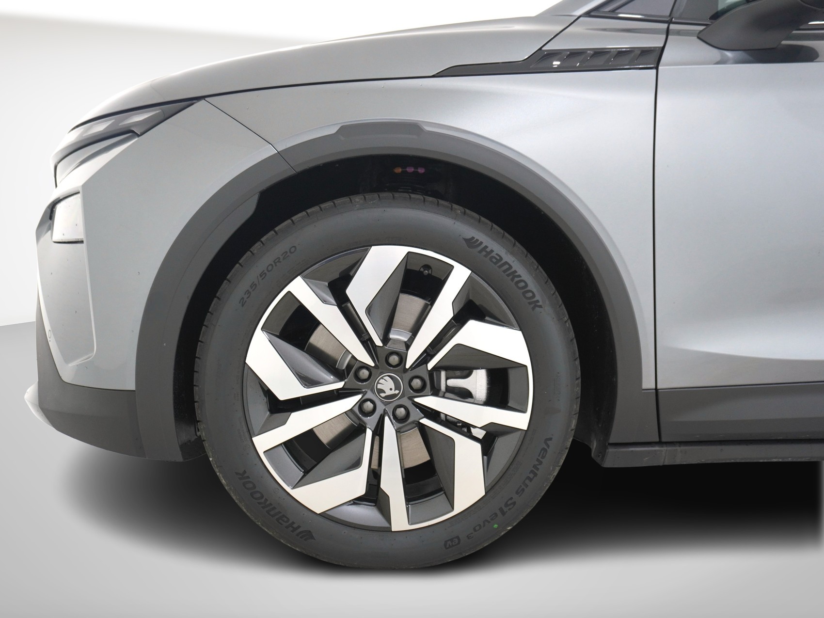 SKODA Elroq 85x SportLine Plus 4x4-image-9