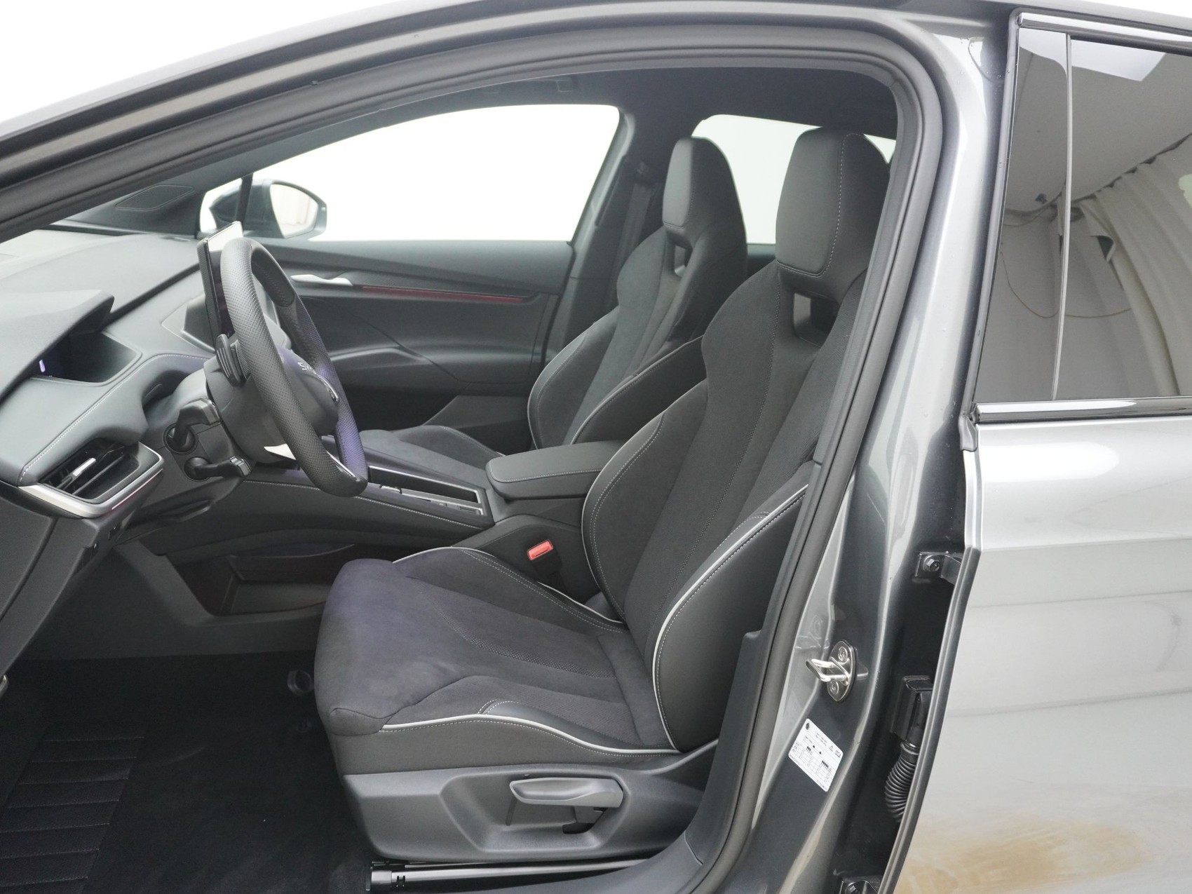 SKODA Elroq 85x SportLine Plus 4x4-image-12
