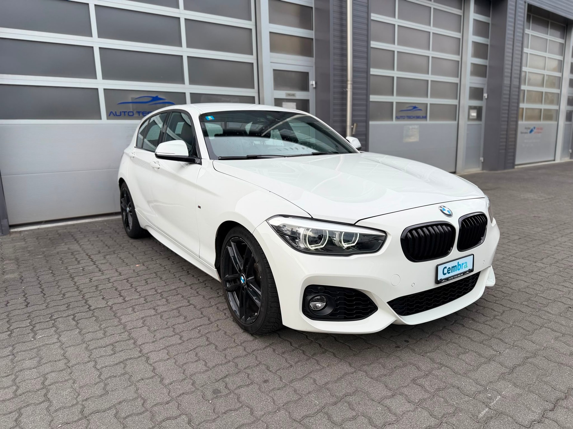 BMW 118i Edition M Sport Steptronic-showroom-element-3