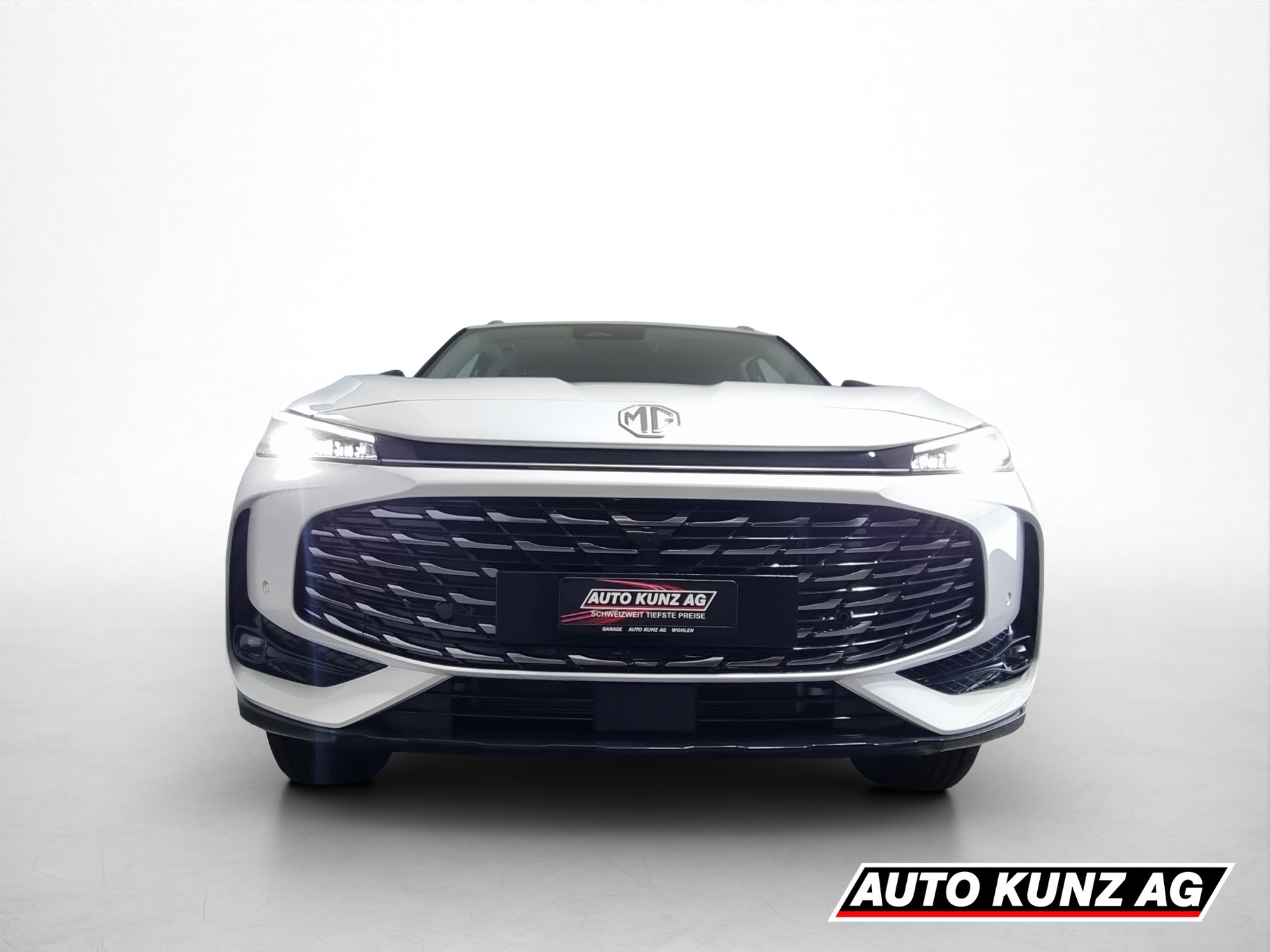 MG MG HS 1.5 T PHEV Luxury-showroom-element-1