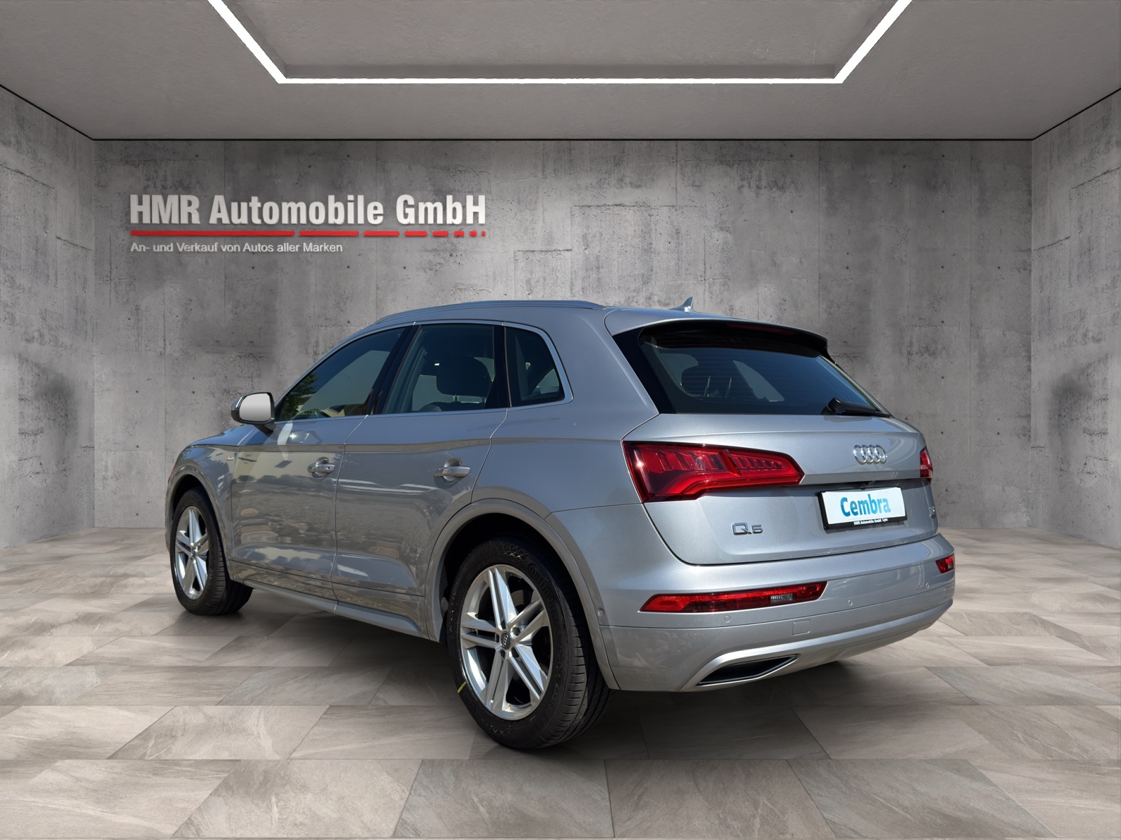 AUDI Q5 2.0 TDI quattro-showroom-element-1