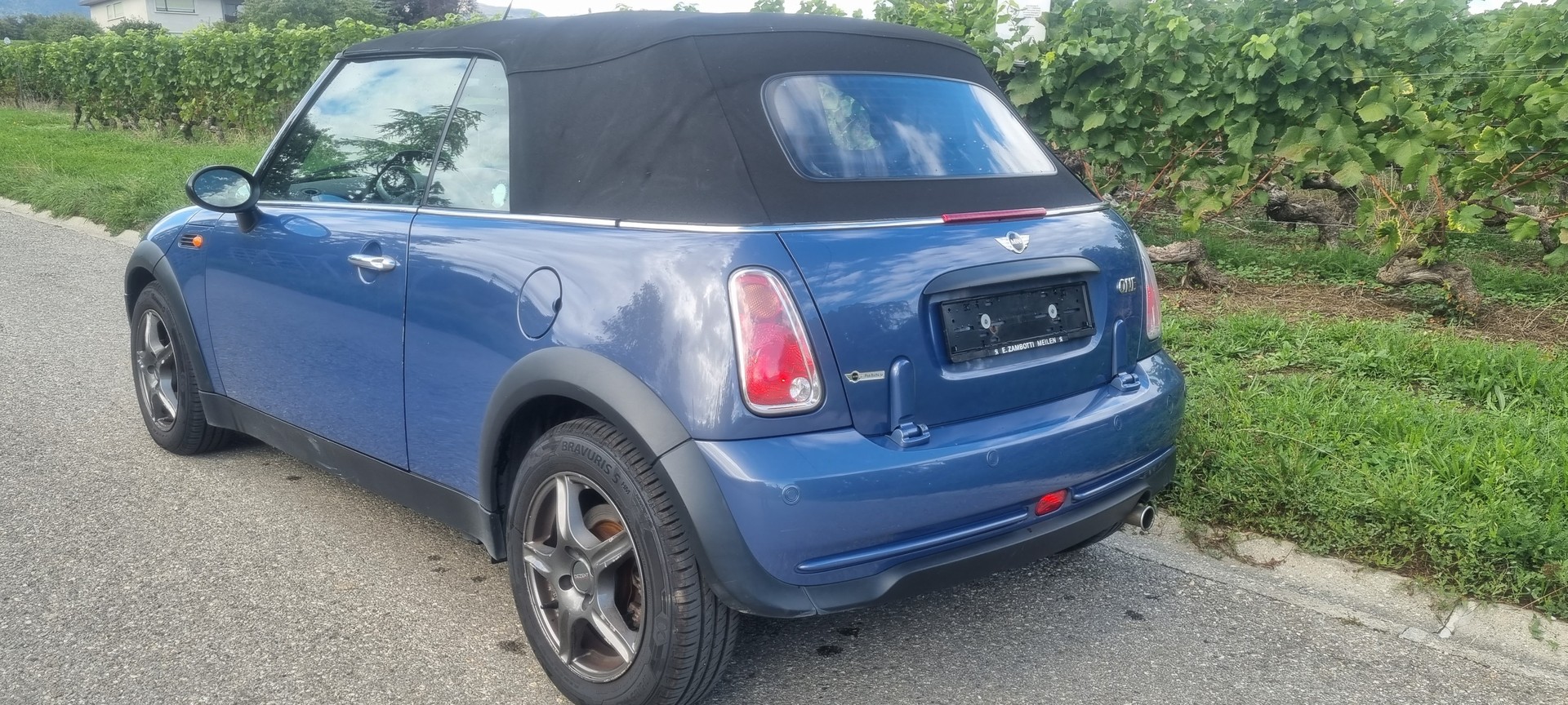 MINI One Cabriolet-image-3