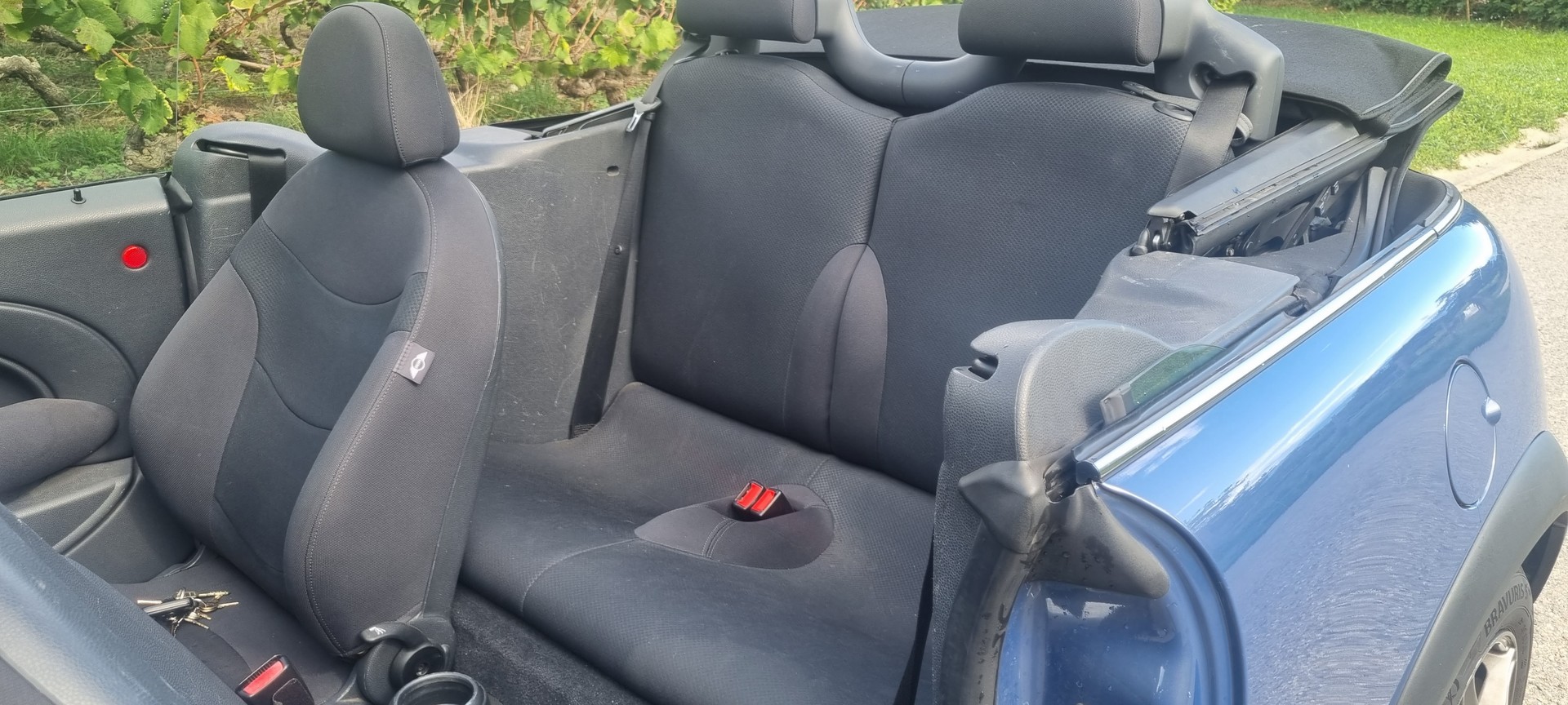MINI One Cabriolet-image-10