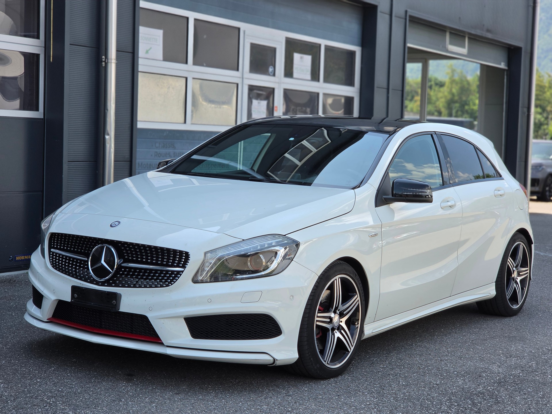 MERCEDES-BENZ A 250 Sport 4Matic 7G-DCT-showroom-element-2