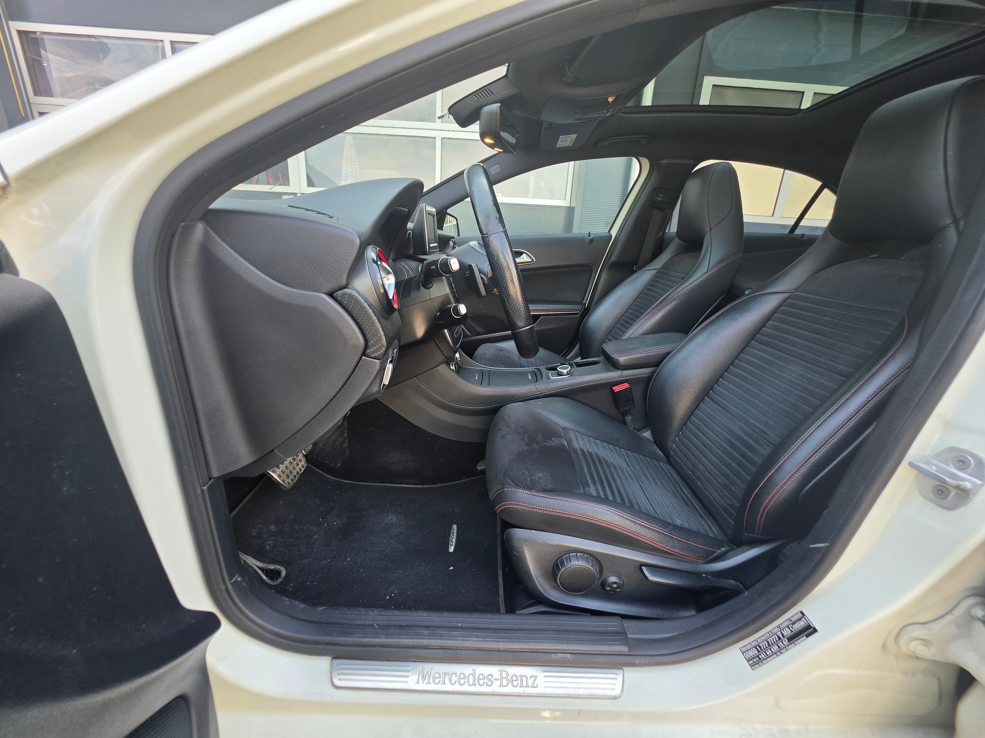 MERCEDES-BENZ A 250 Sport 4Matic 7G-DCT-image-8