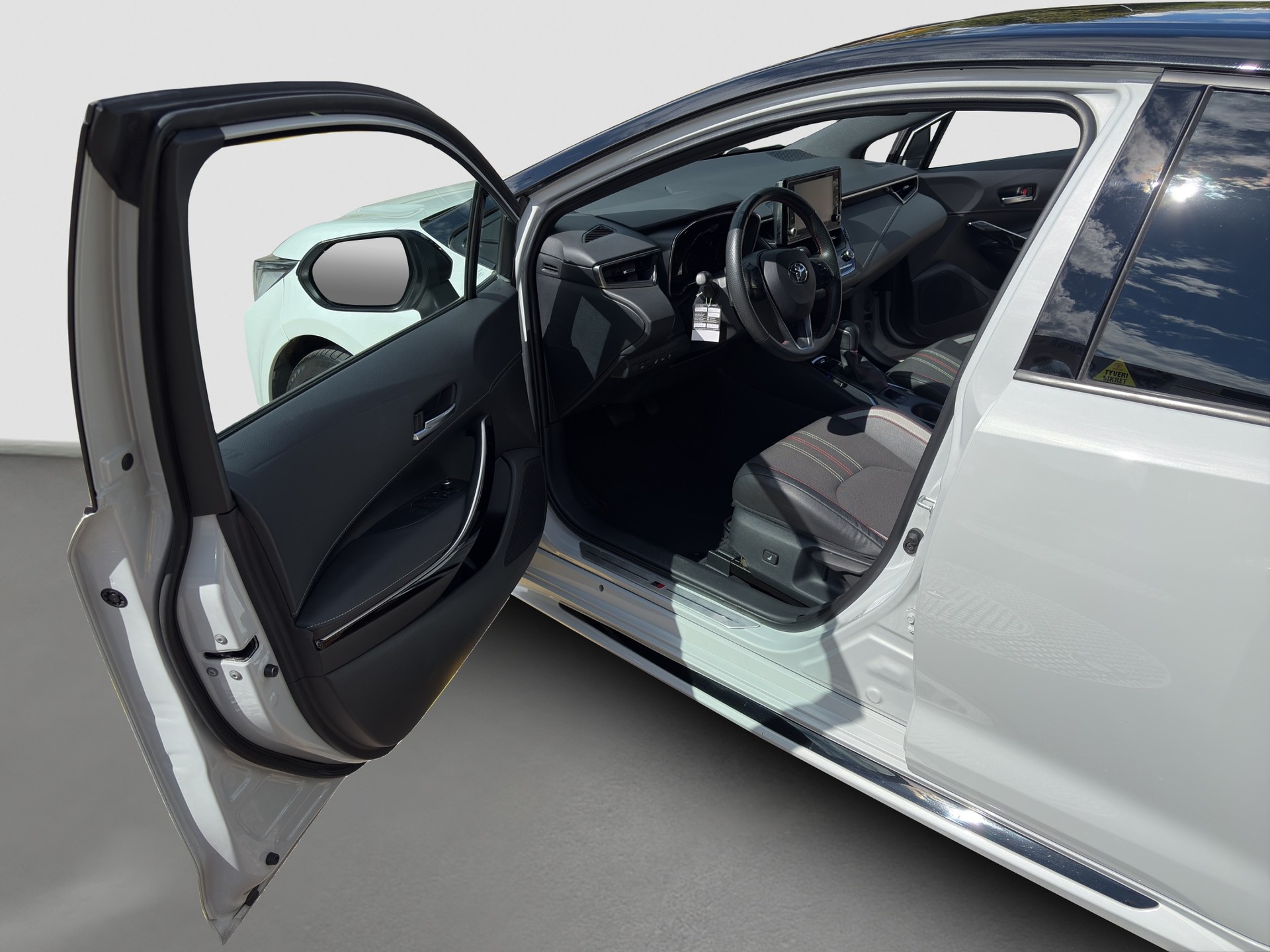 TOYOTA Corolla 2.0 HSD GR-S e-CVT-image-16