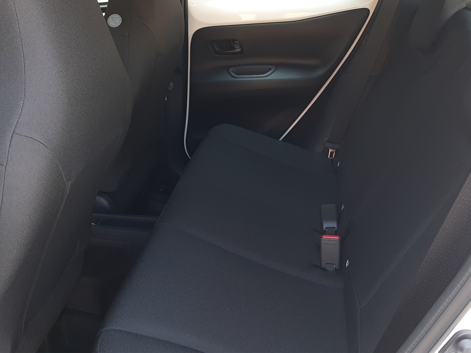 TOYOTA Aygo X 1.5 VVT-i HSD Comfort-image-12