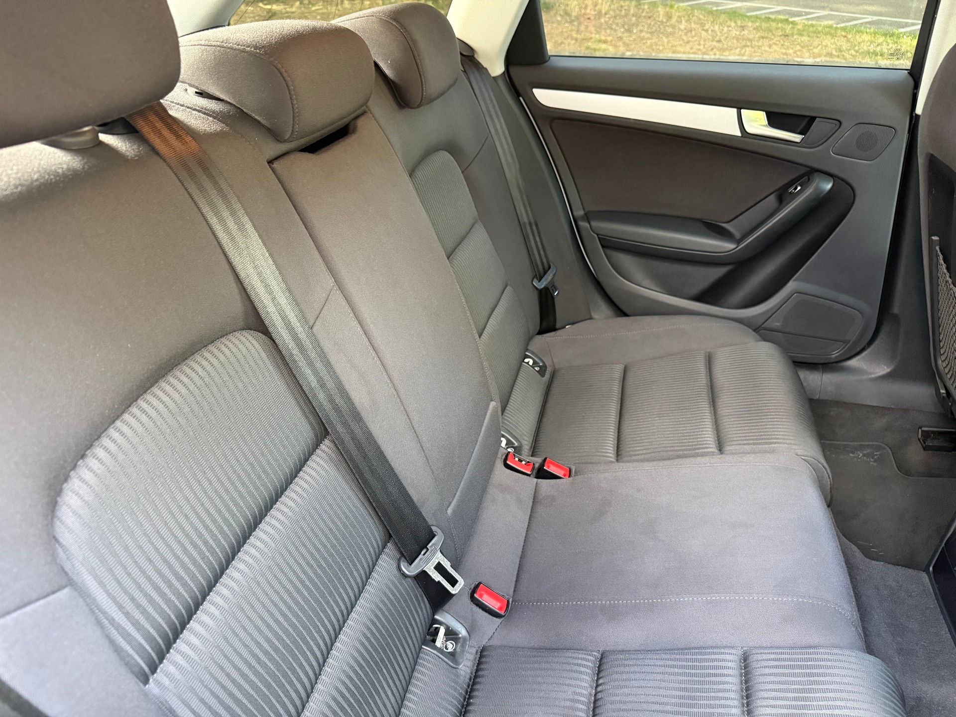 AUDI A4 Avant 2.0 TDI multitronic-image-13