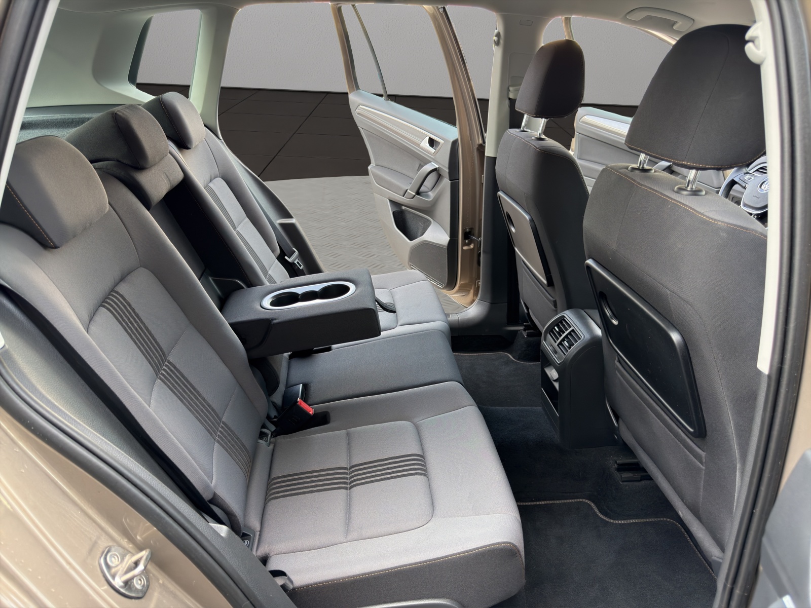 VW Golf Sportsvan 1.4 TSI Allstar DSG-image-17