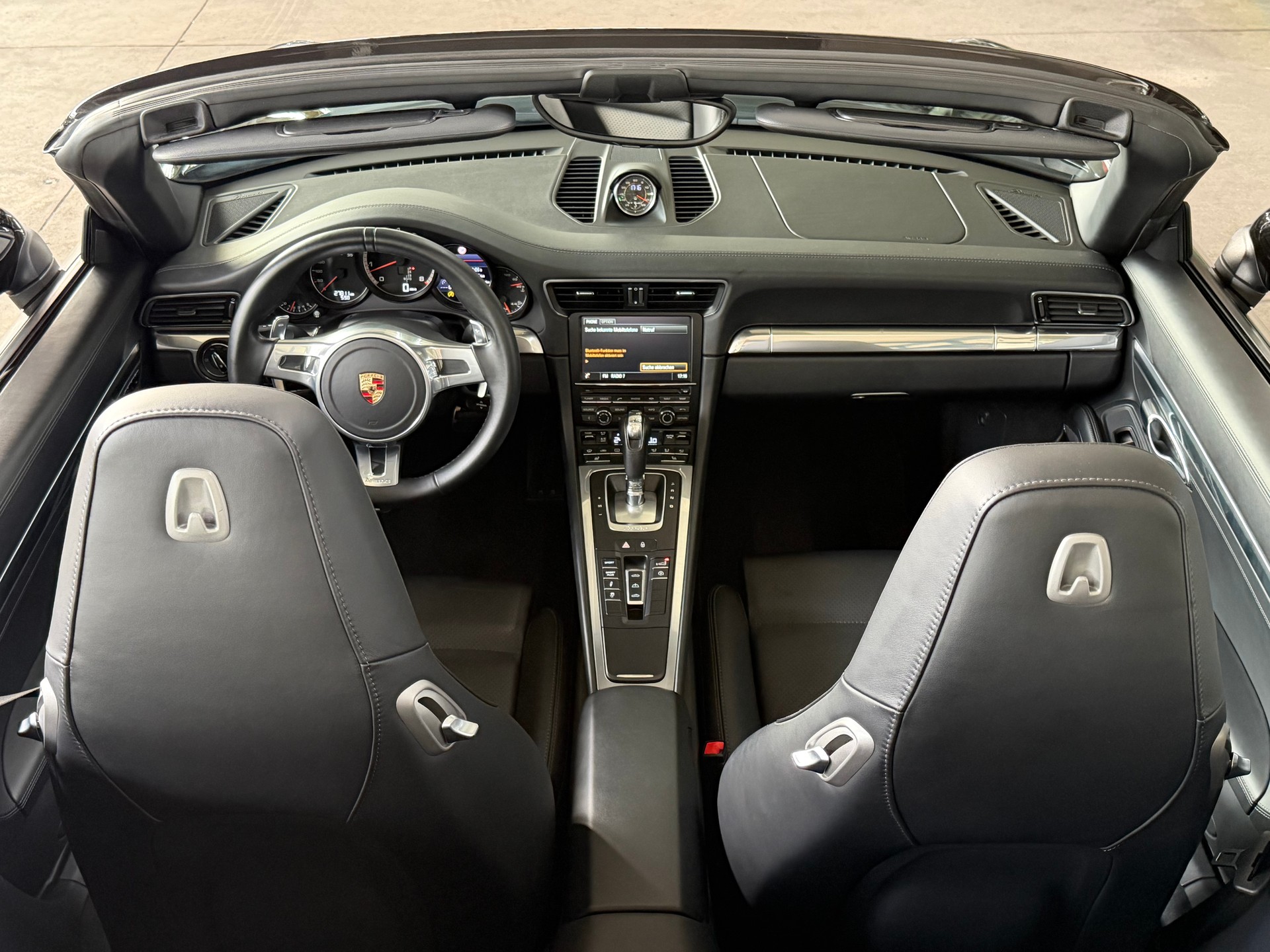PORSCHE 911 Turbo Cabriolet PDK Automat-image-9