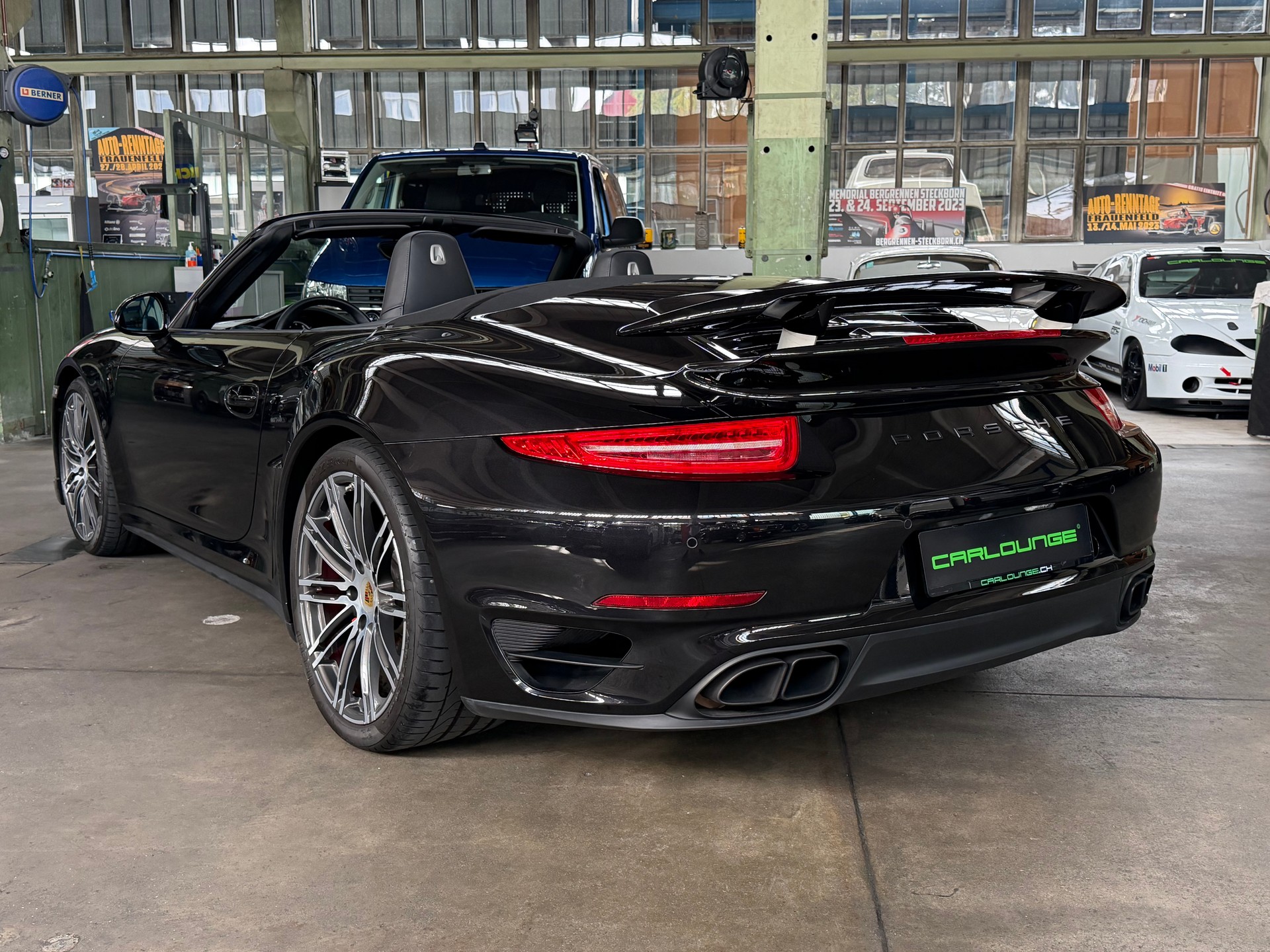 PORSCHE 911 Turbo Cabriolet PDK Automat-showroom-element-1