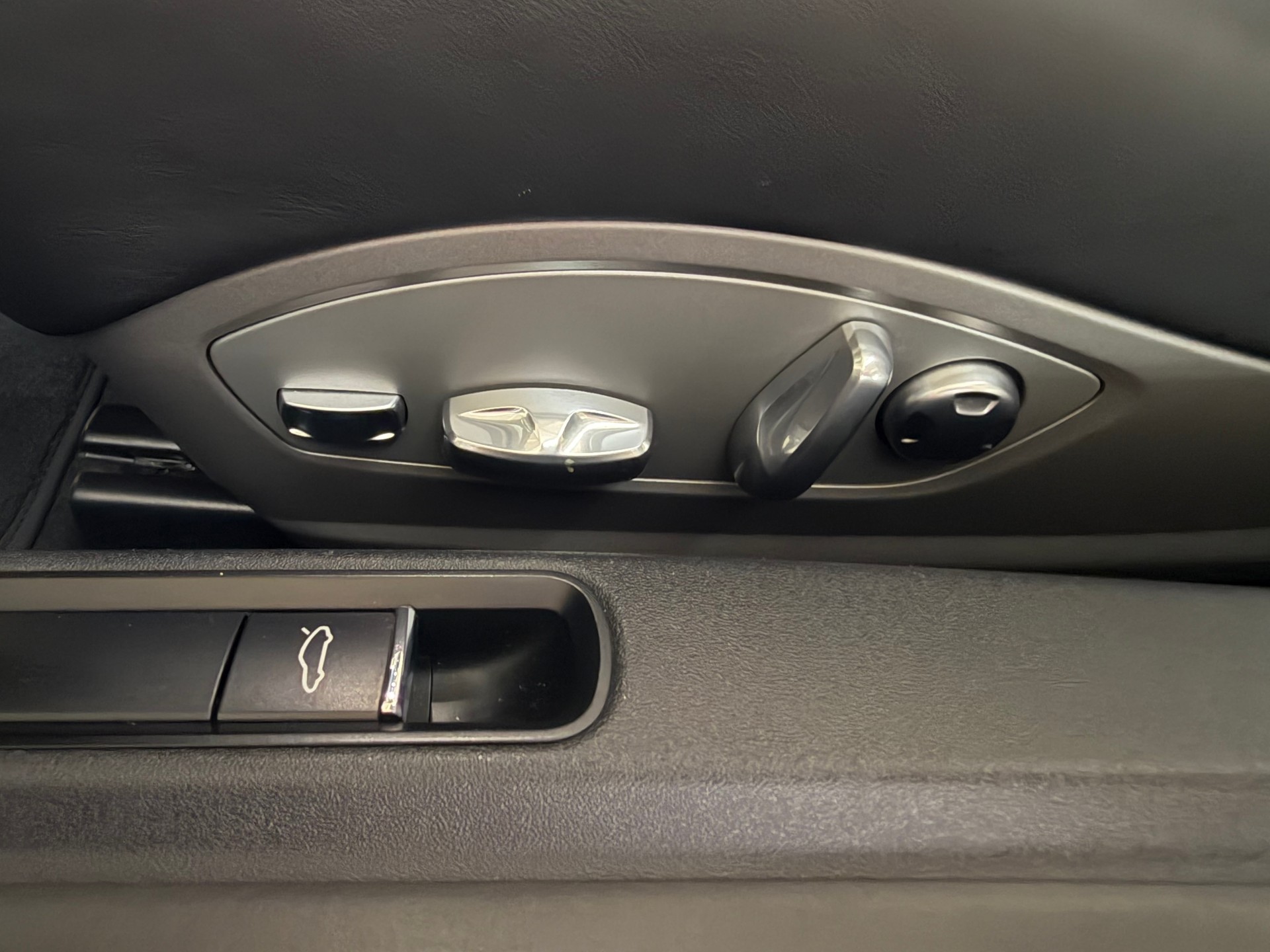 PORSCHE 911 Turbo Cabriolet PDK Automat-image-4