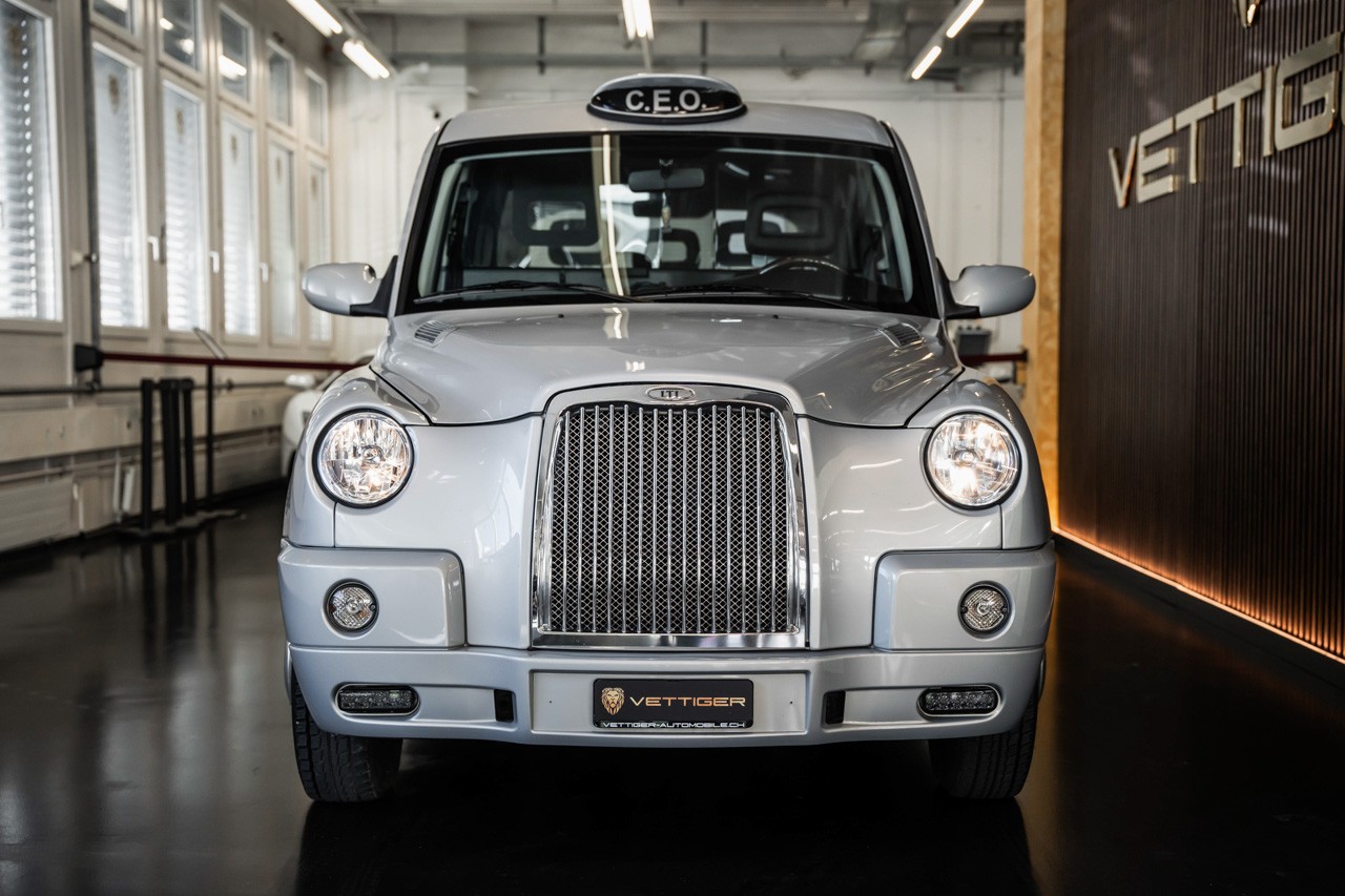 LTI Vehicles Taxi (TX4)-showroom-element-1