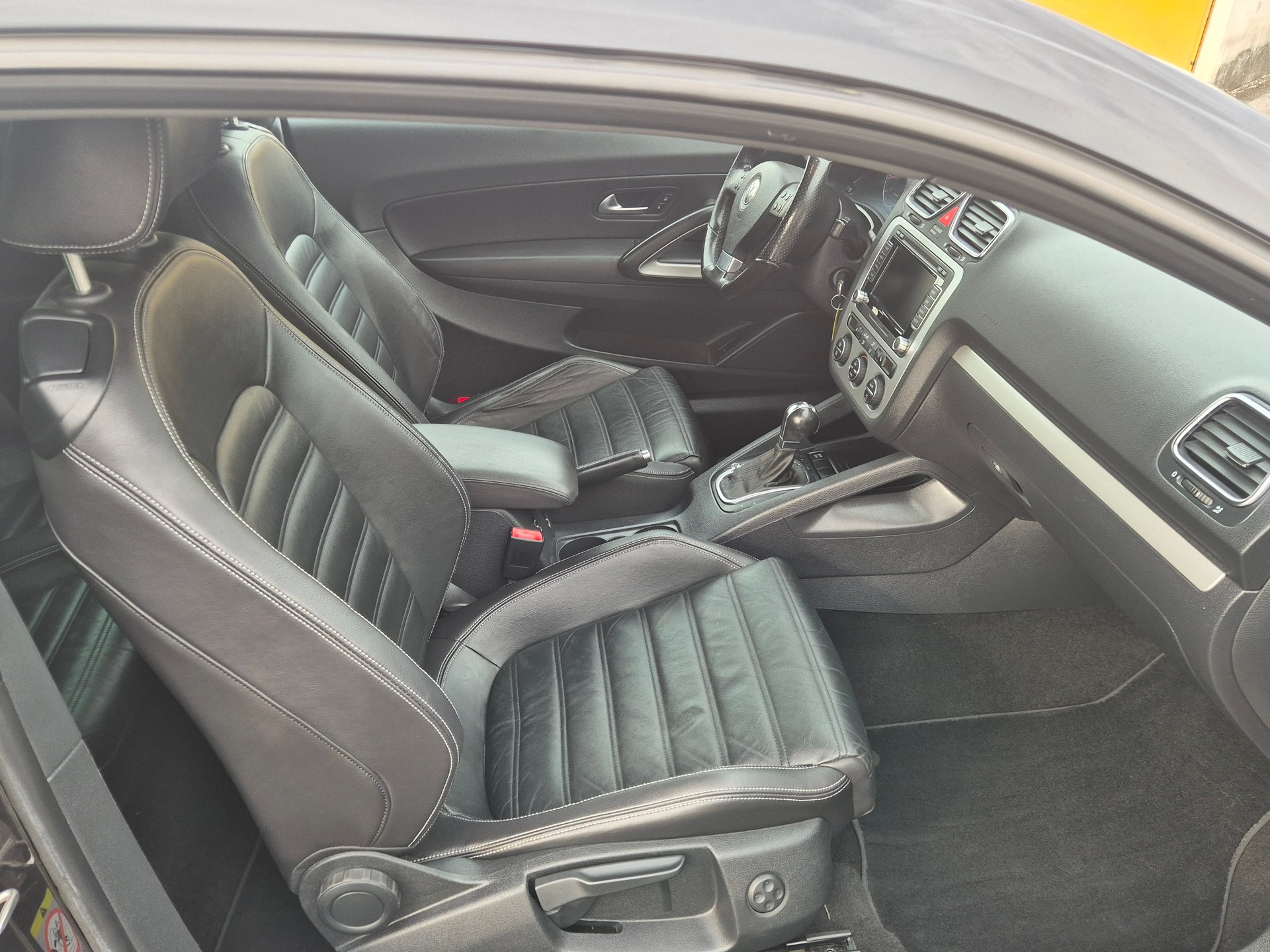 VW Scirocco 2.0 TSI DSG-image-8