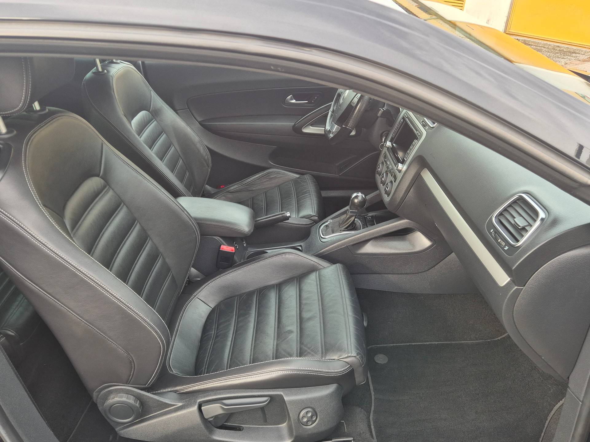 VW Scirocco 2.0 TSI DSG-image-11