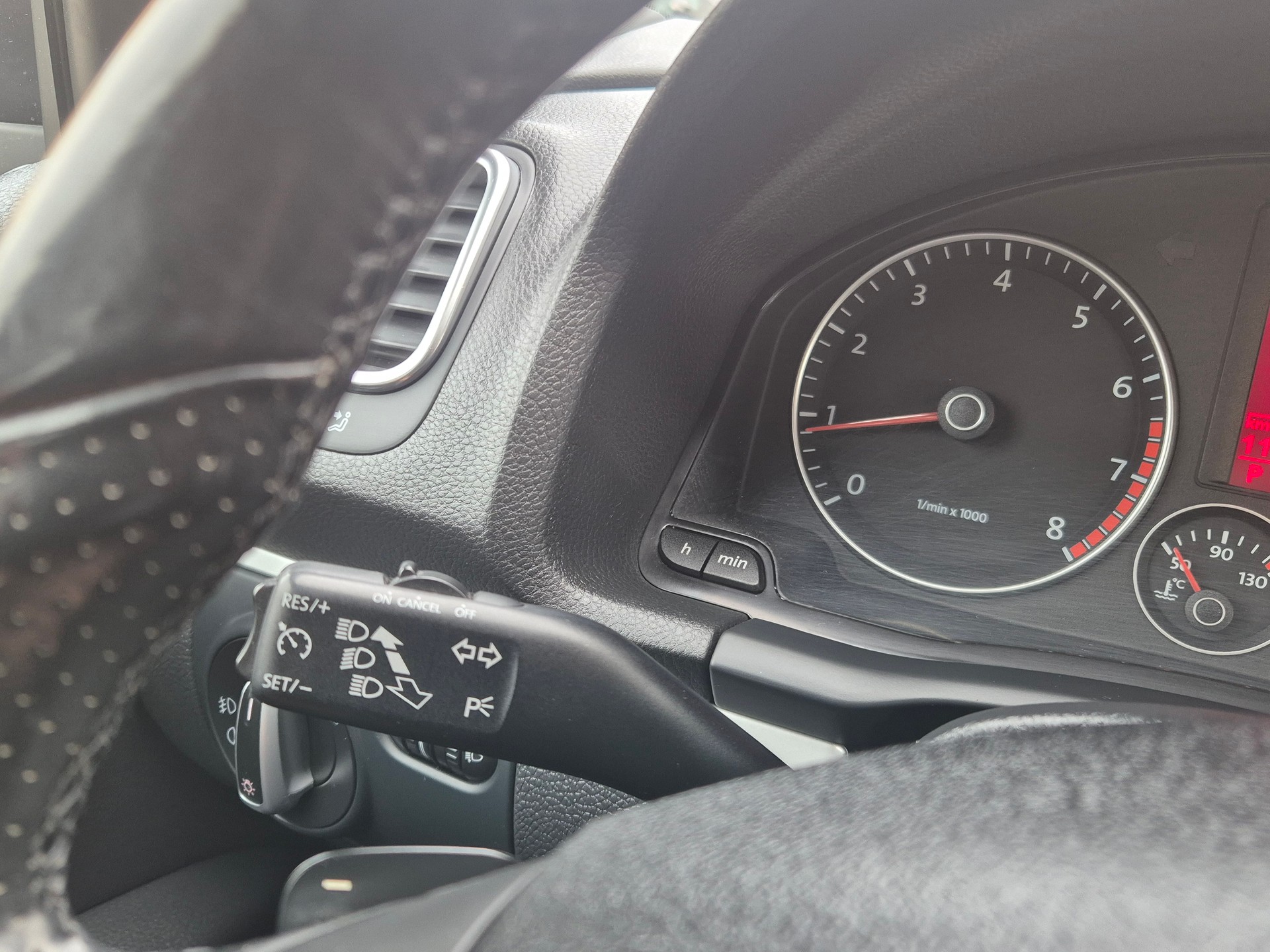 VW Scirocco 2.0 TSI DSG-image-13