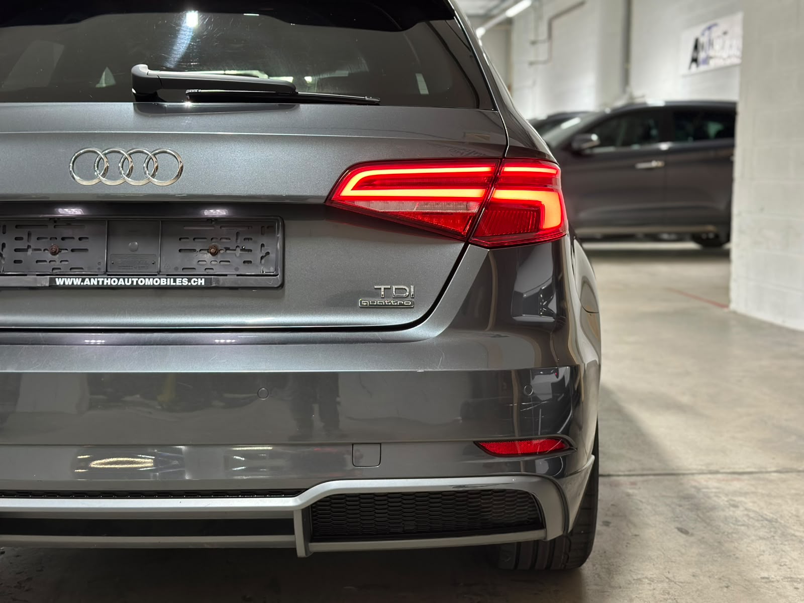 AUDI A3 Sportback 2.0 TDI S-Line S-tronic Quattro-image-6