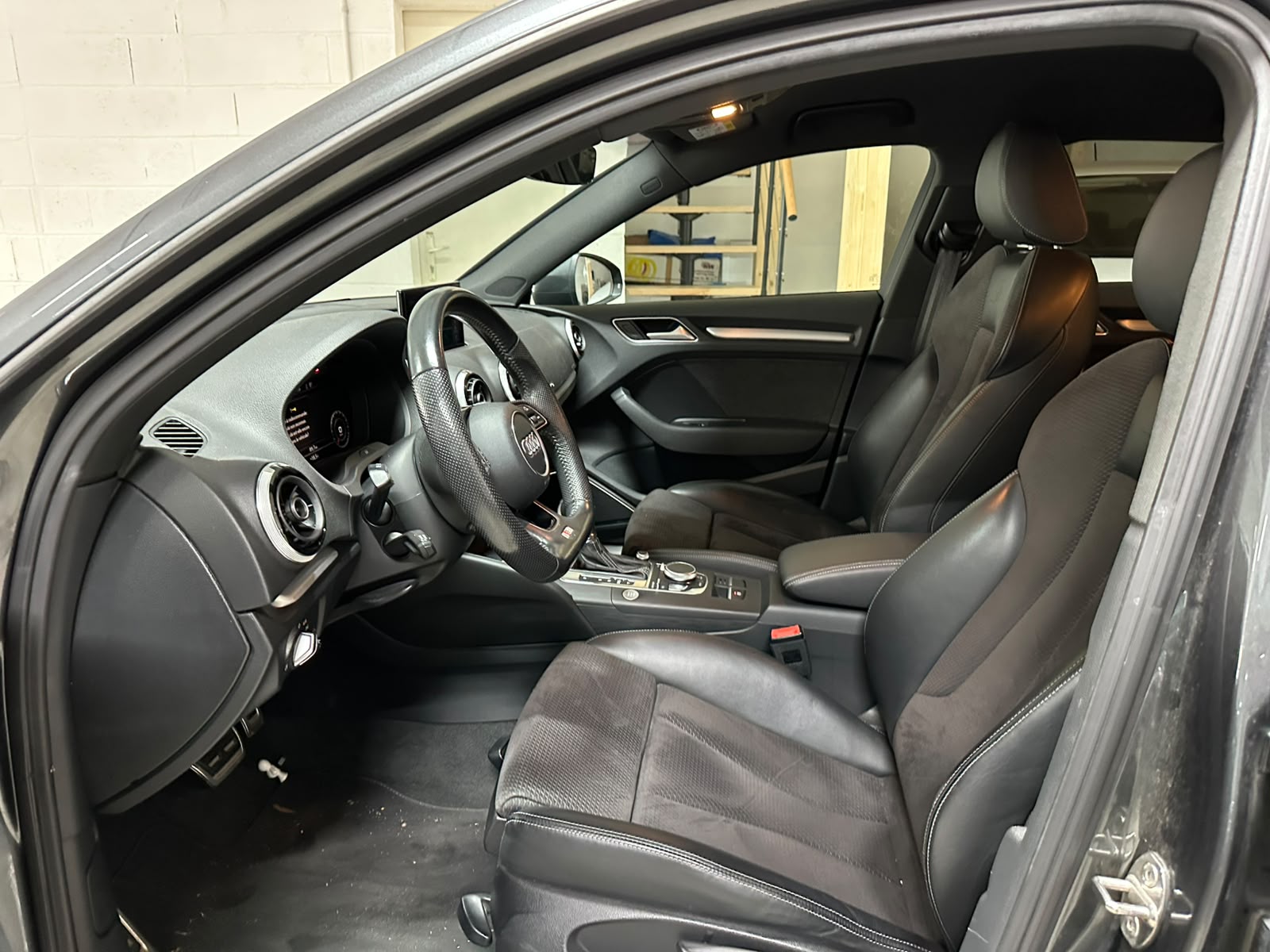 AUDI A3 Sportback 2.0 TDI S-Line S-tronic Quattro-image-8