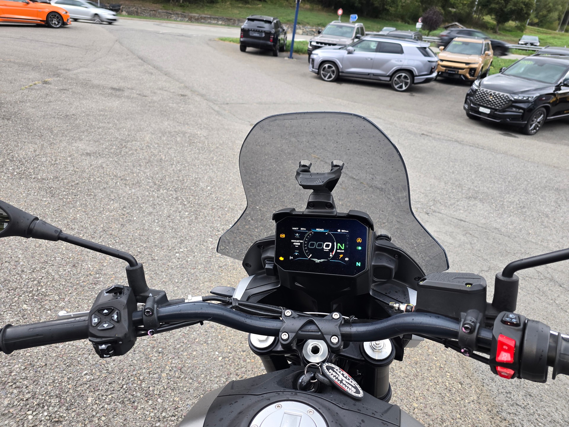 MOTO GUZZI V85 TT Strada E5+-image-6