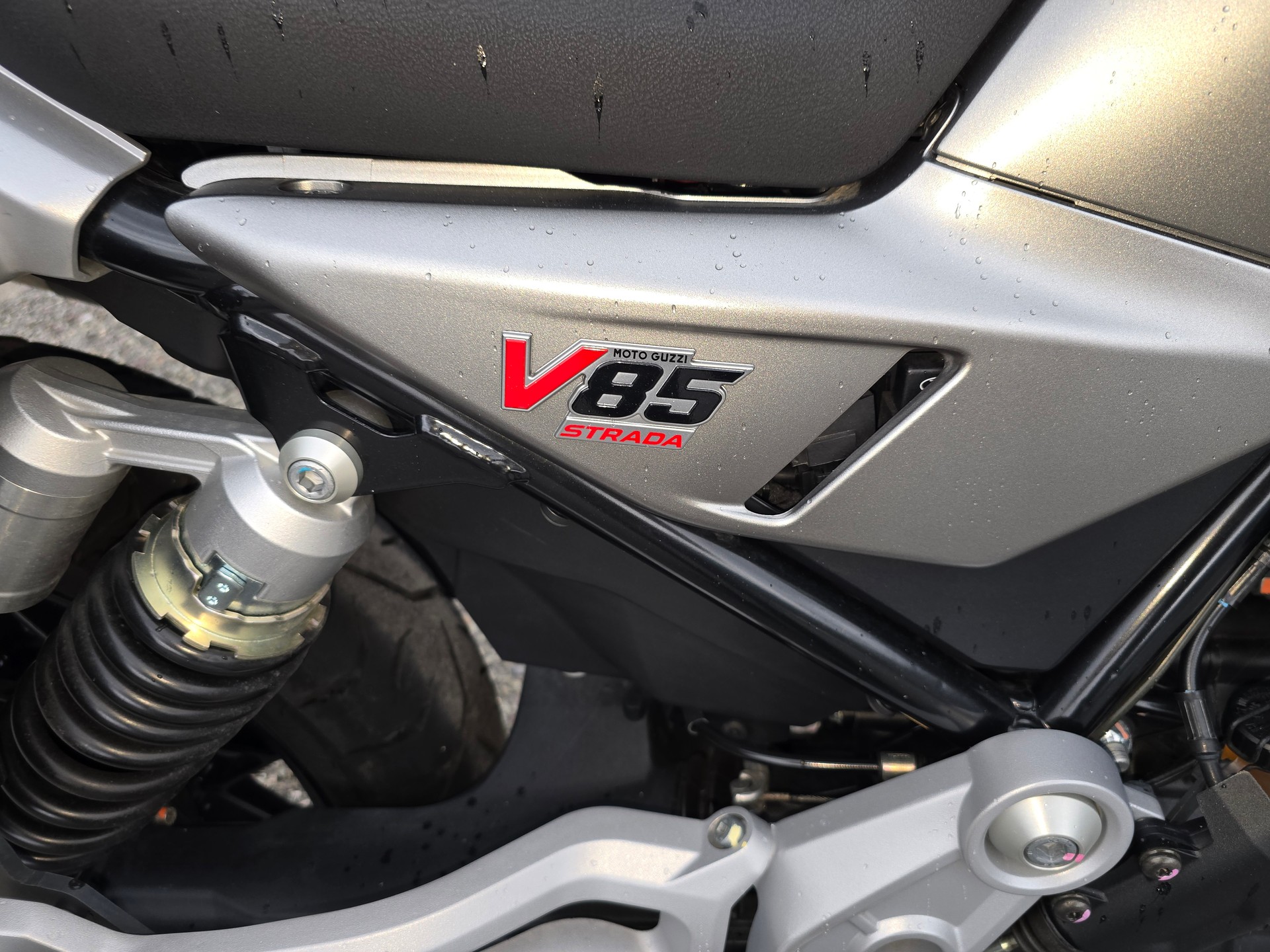 MOTO GUZZI V85 TT Strada E5+-image-8