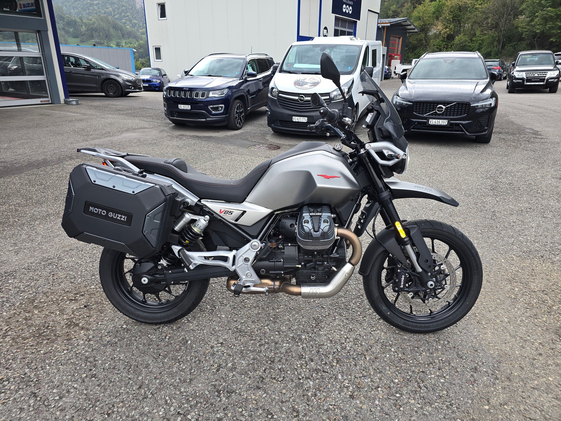 MOTO GUZZI V85 TT Strada E5+-image-1